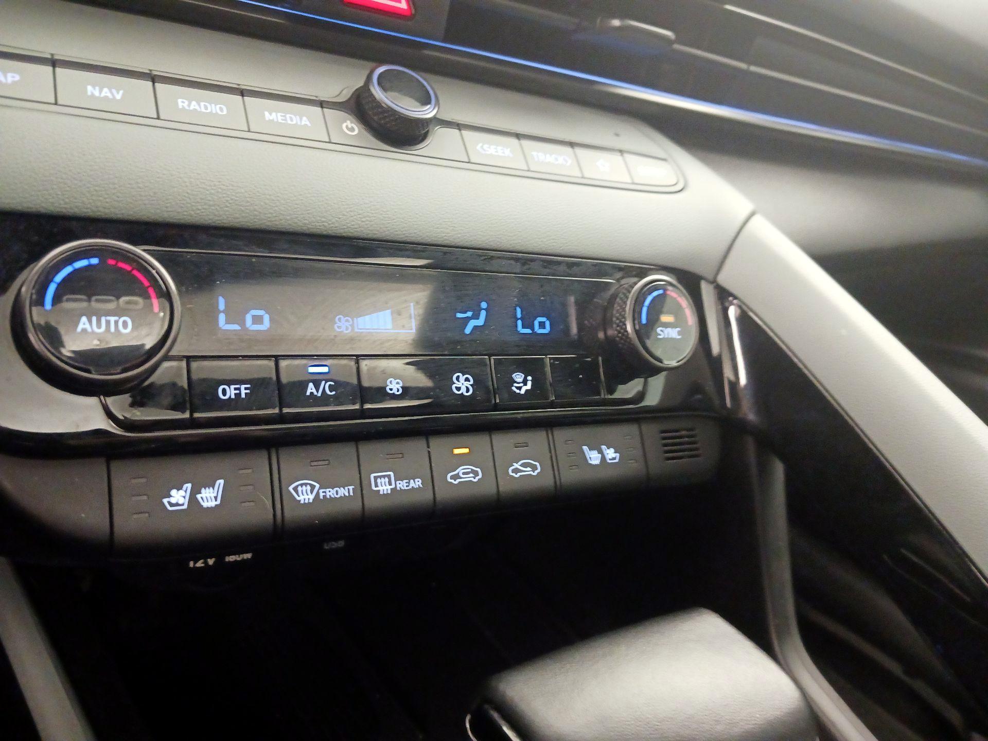 Thumbnail: 2025 Hyundai Elantra - 17