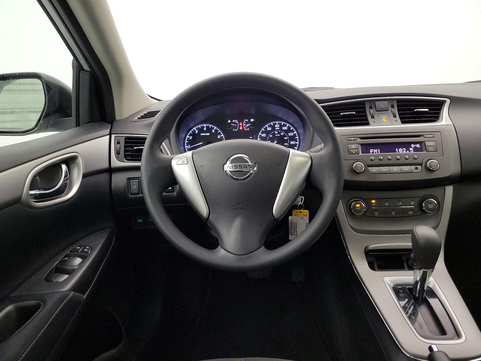 Thumbnail: 2014 Nissan Sentra - 10