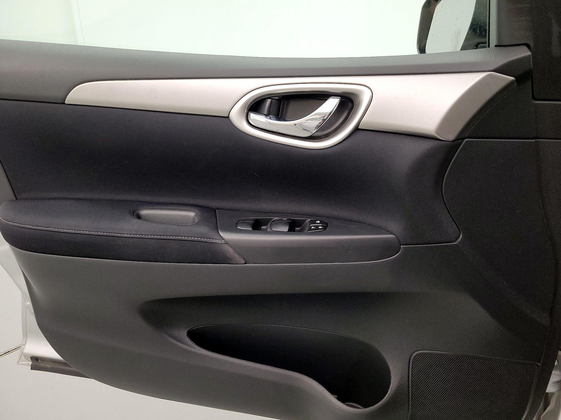 Thumbnail: 2014 Nissan Sentra - 12