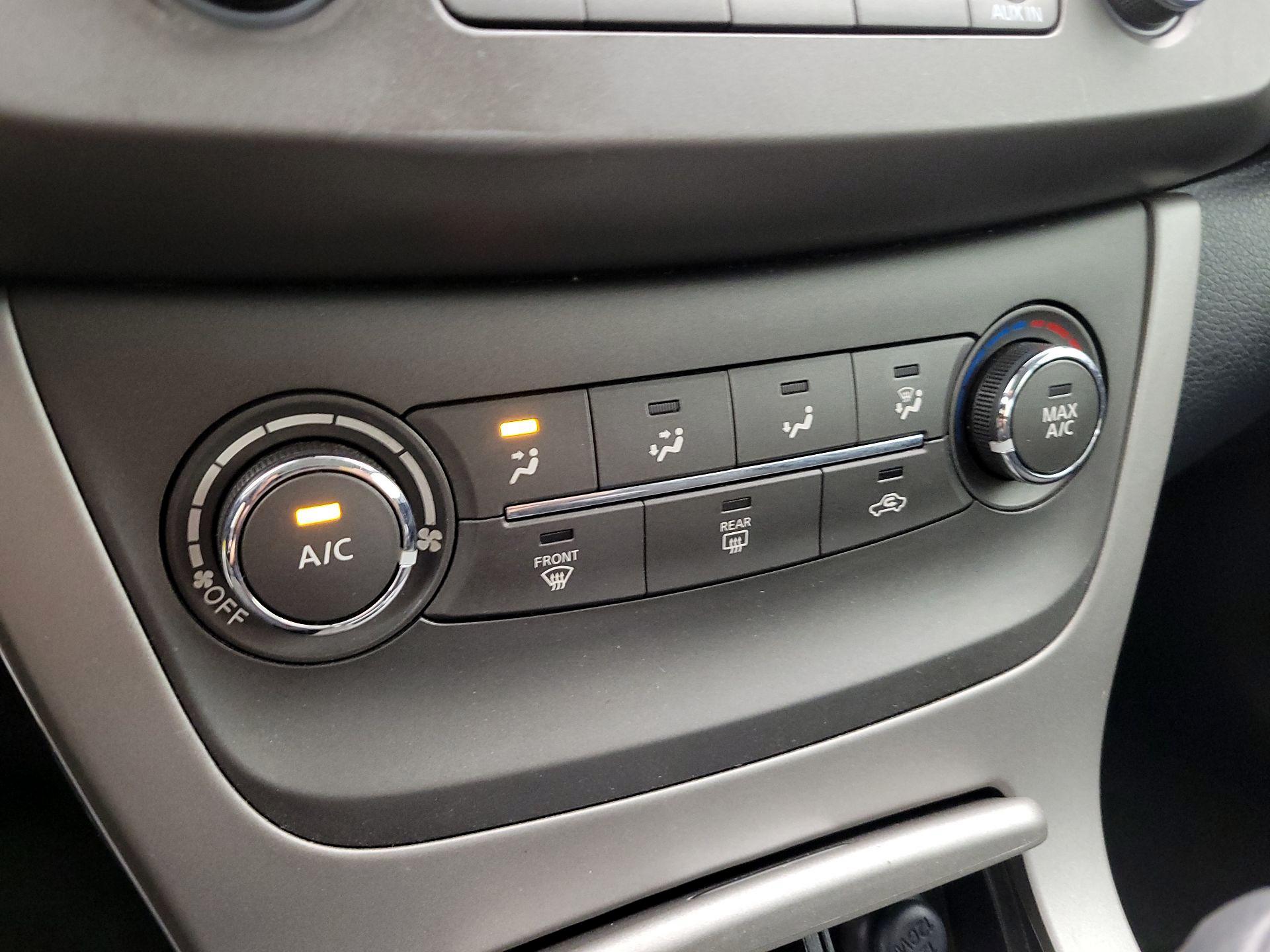 Thumbnail: 2014 Nissan Sentra - 15