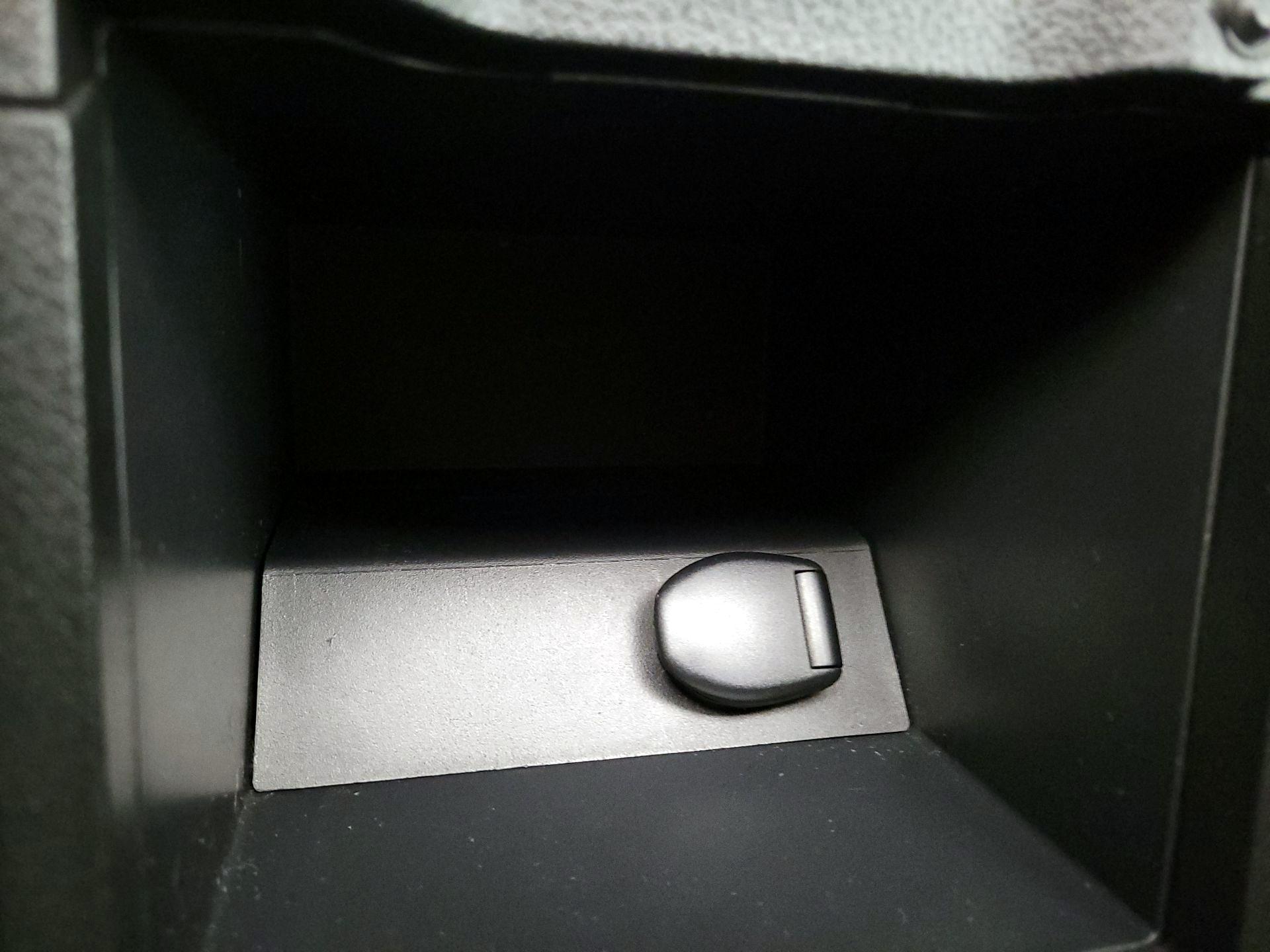 Thumbnail: 2014 Nissan Sentra - 17