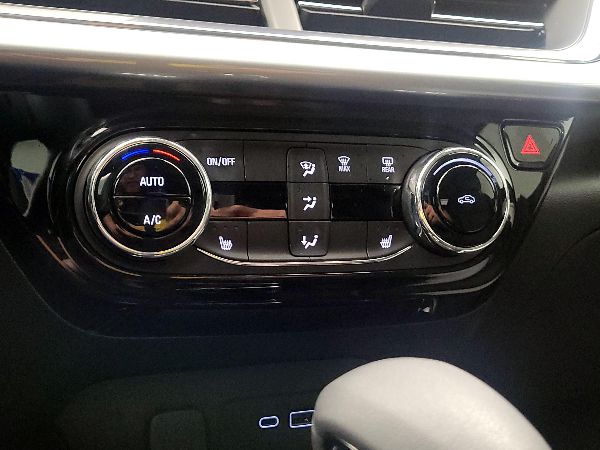 Thumbnail: 2025 Chevrolet Trax - 16