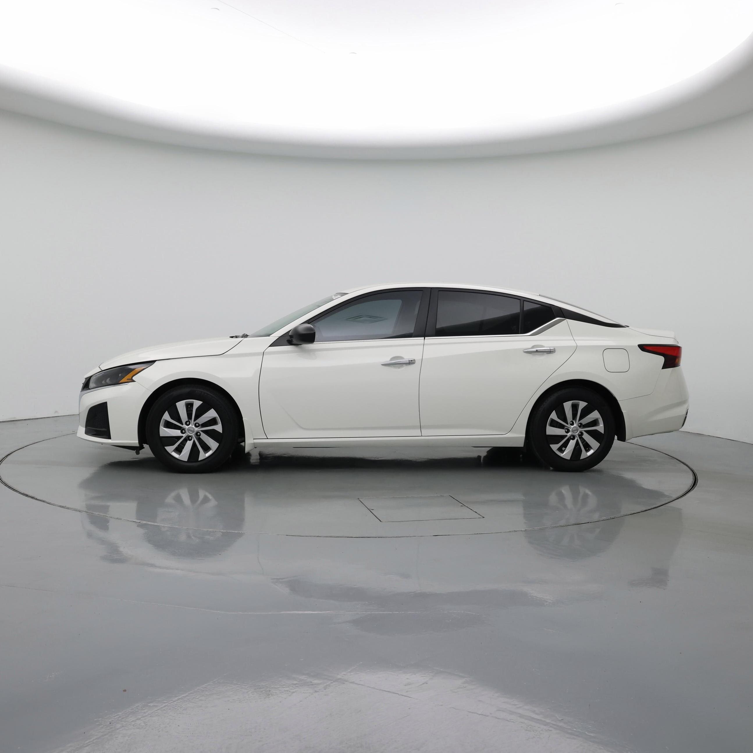 Thumbnail: 2024 Nissan Altima - 3