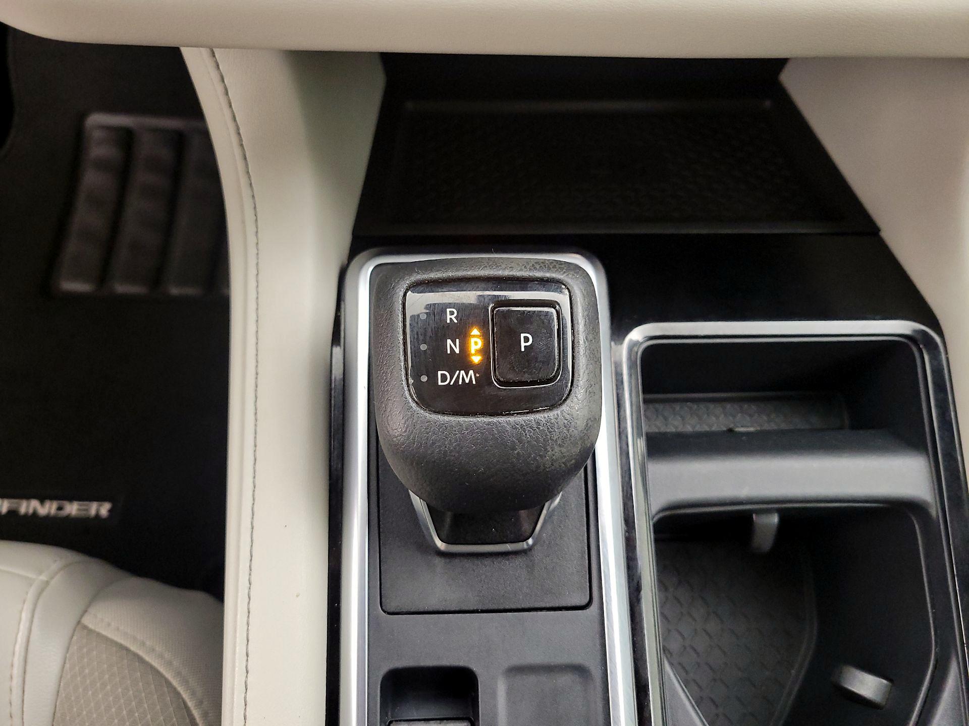 Thumbnail: 2023 Nissan Pathfinder - 17