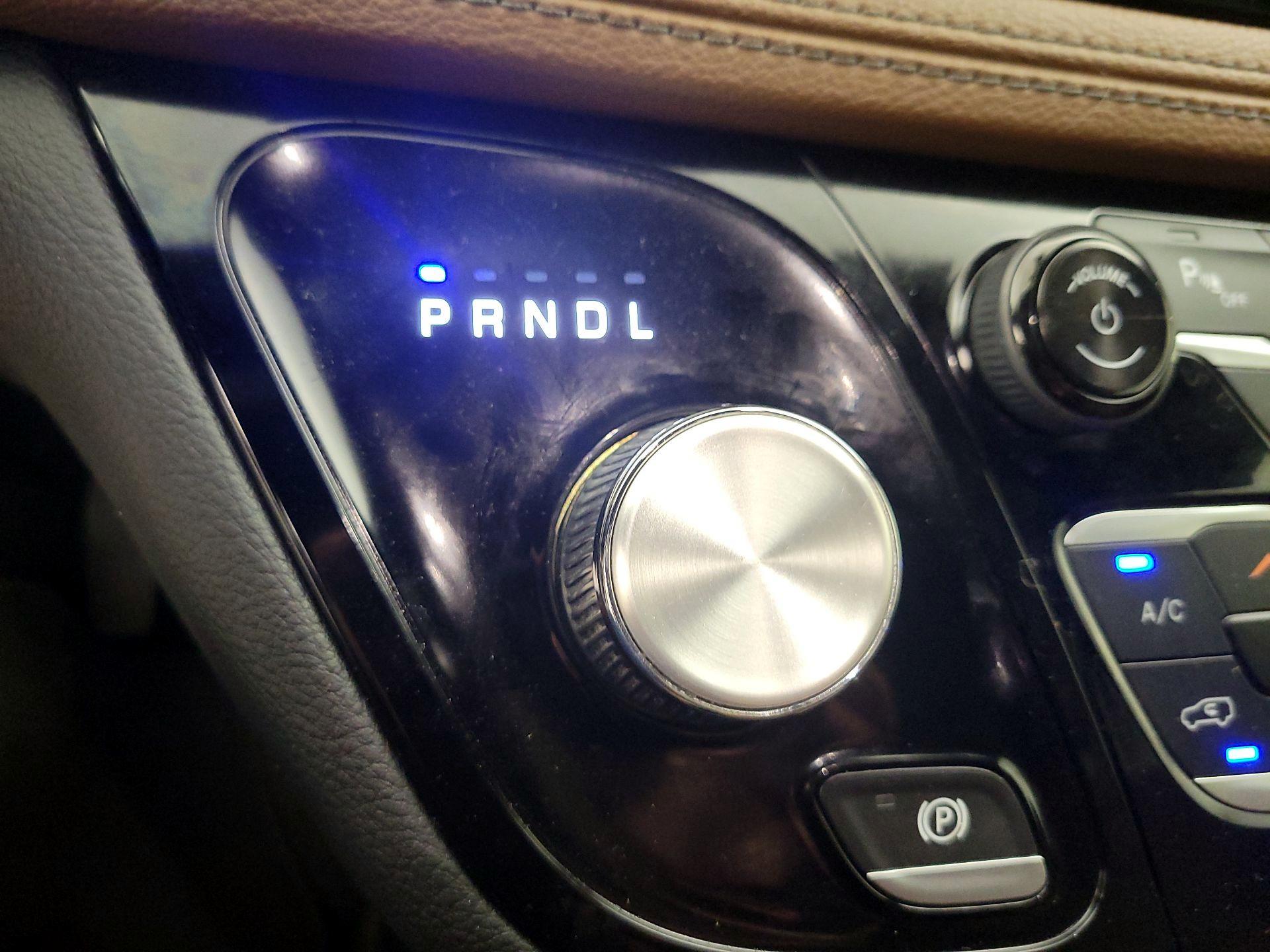 Thumbnail: 2020 Chrysler Pacifica - 15