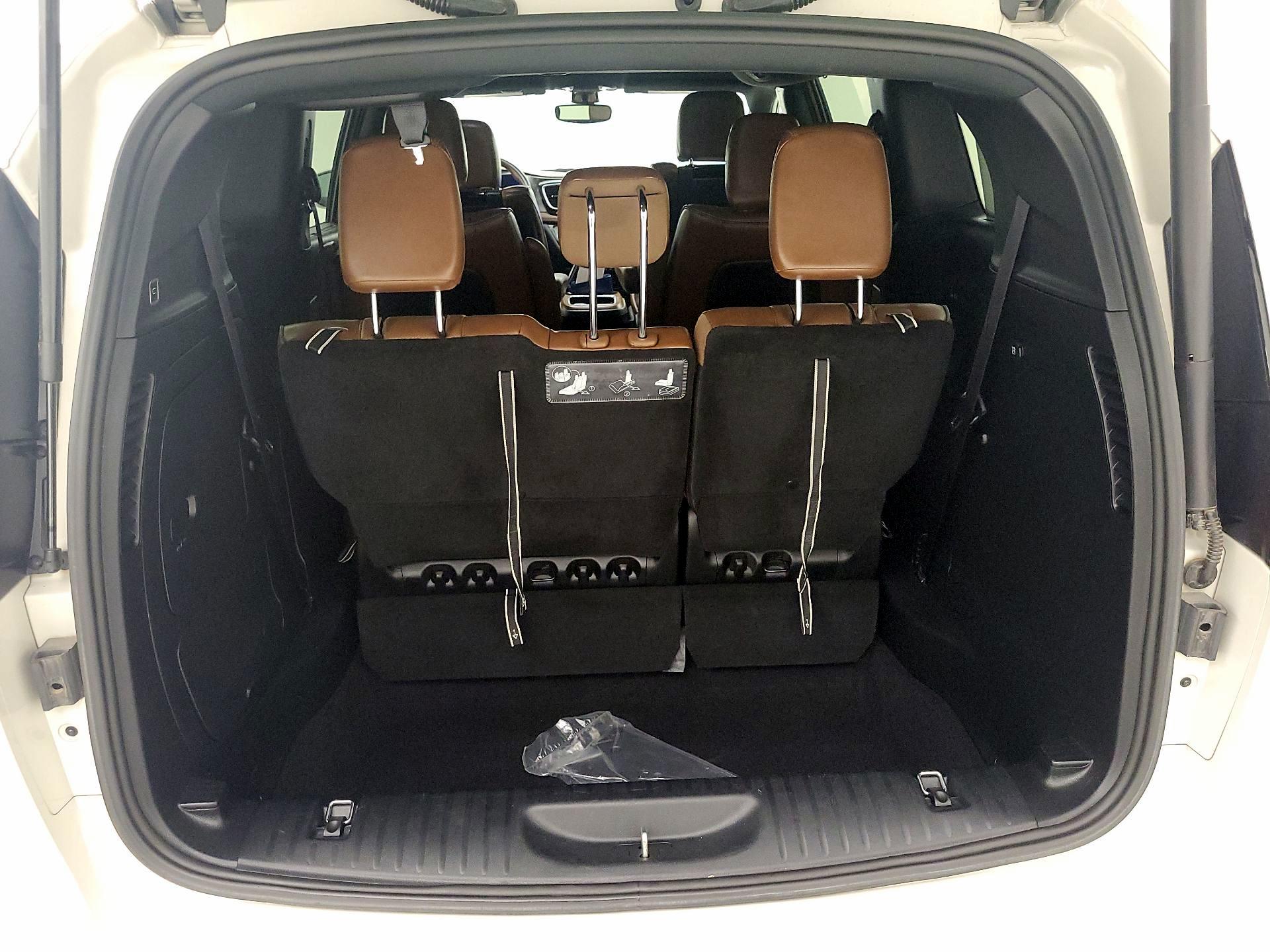 Thumbnail: 2020 Chrysler Pacifica - 16