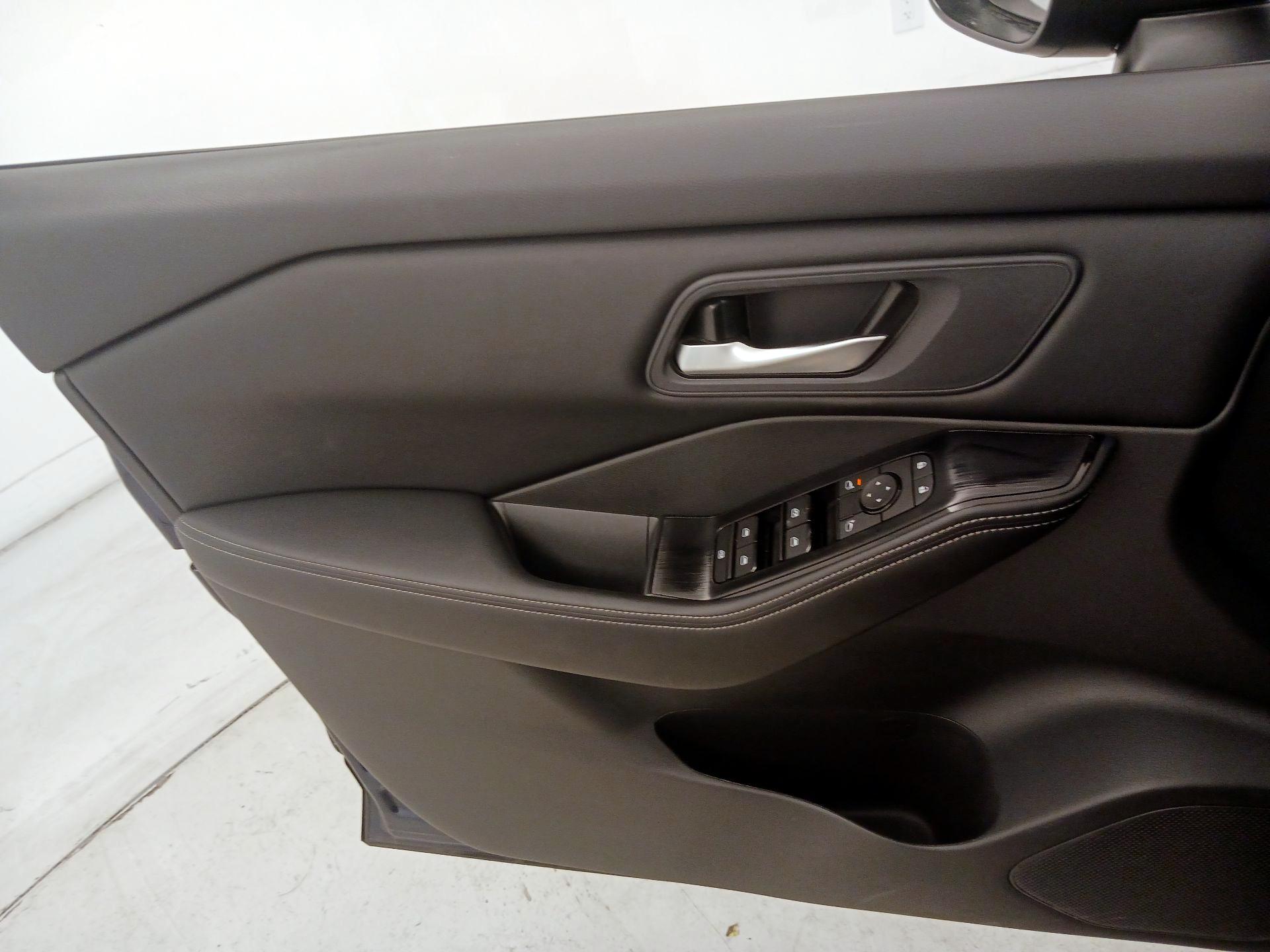 Thumbnail: 2024 Nissan Rogue - 12