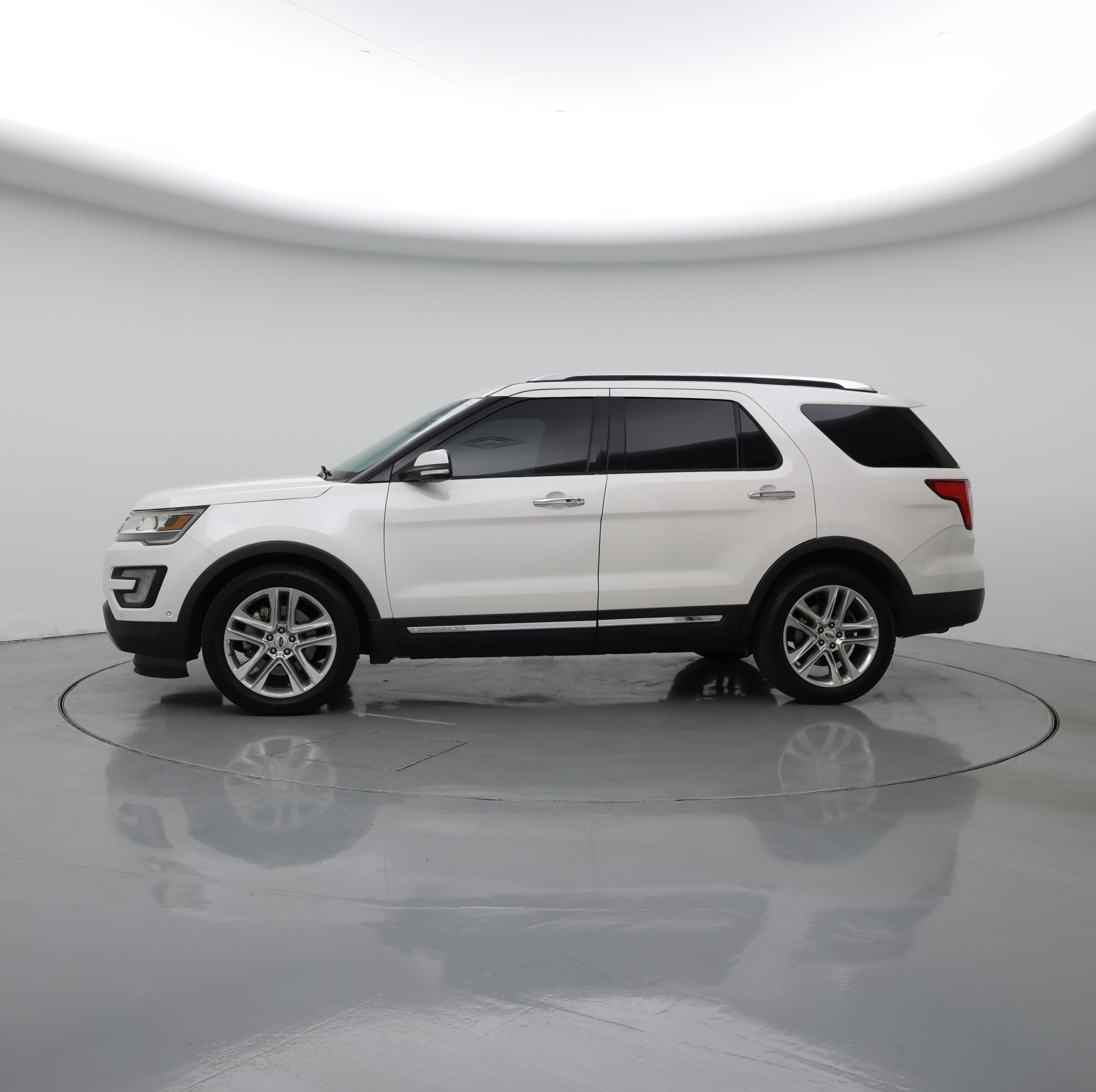 Thumbnail: 2017 Ford Explorer - 3