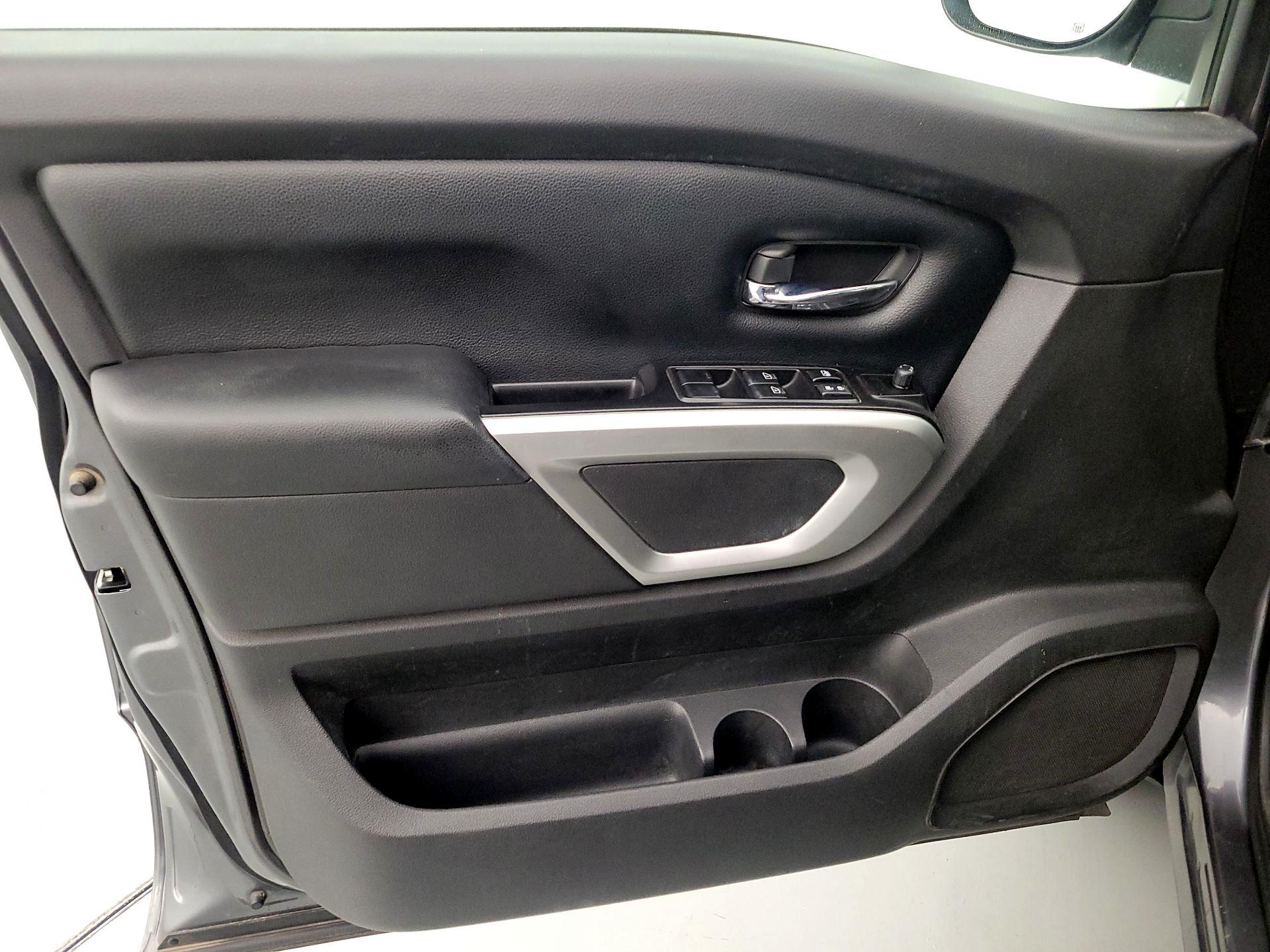 Thumbnail: 2017 Nissan Titan - 12