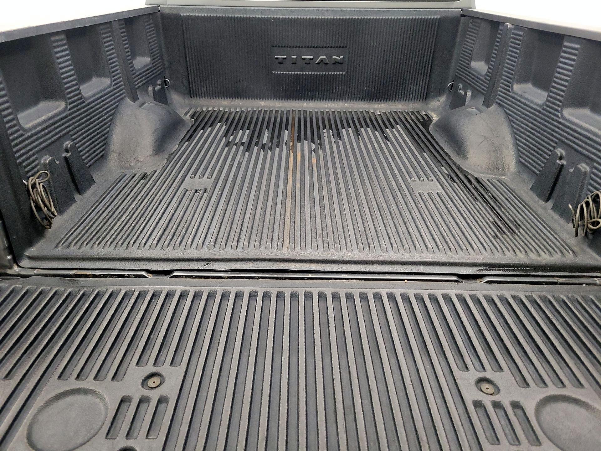 Thumbnail: 2017 Nissan Titan - 19