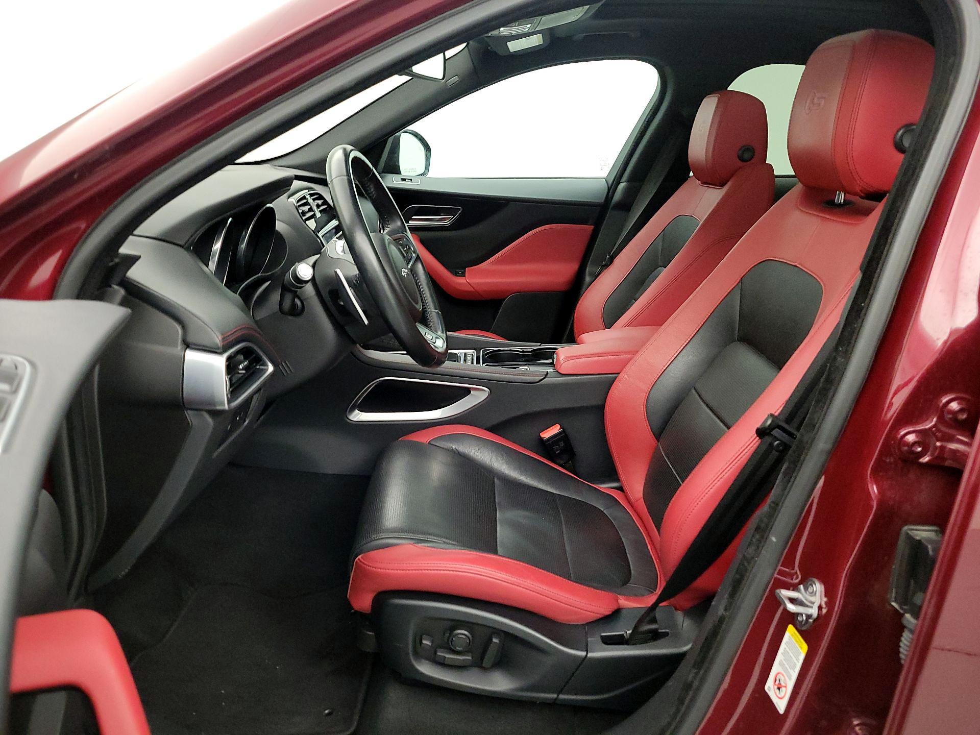 Thumbnail: 2017 Jaguar F-Pace - 11