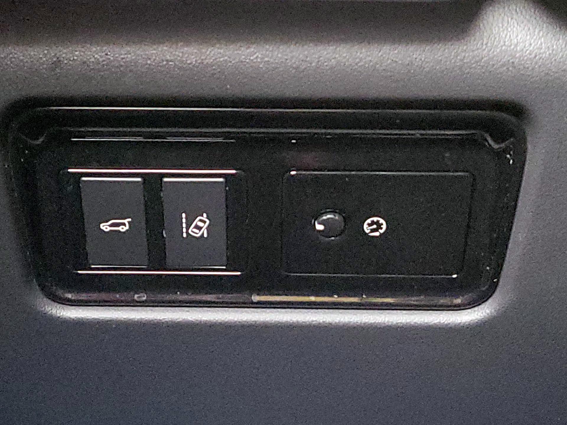 Thumbnail: 2017 Jaguar F-Pace - 13