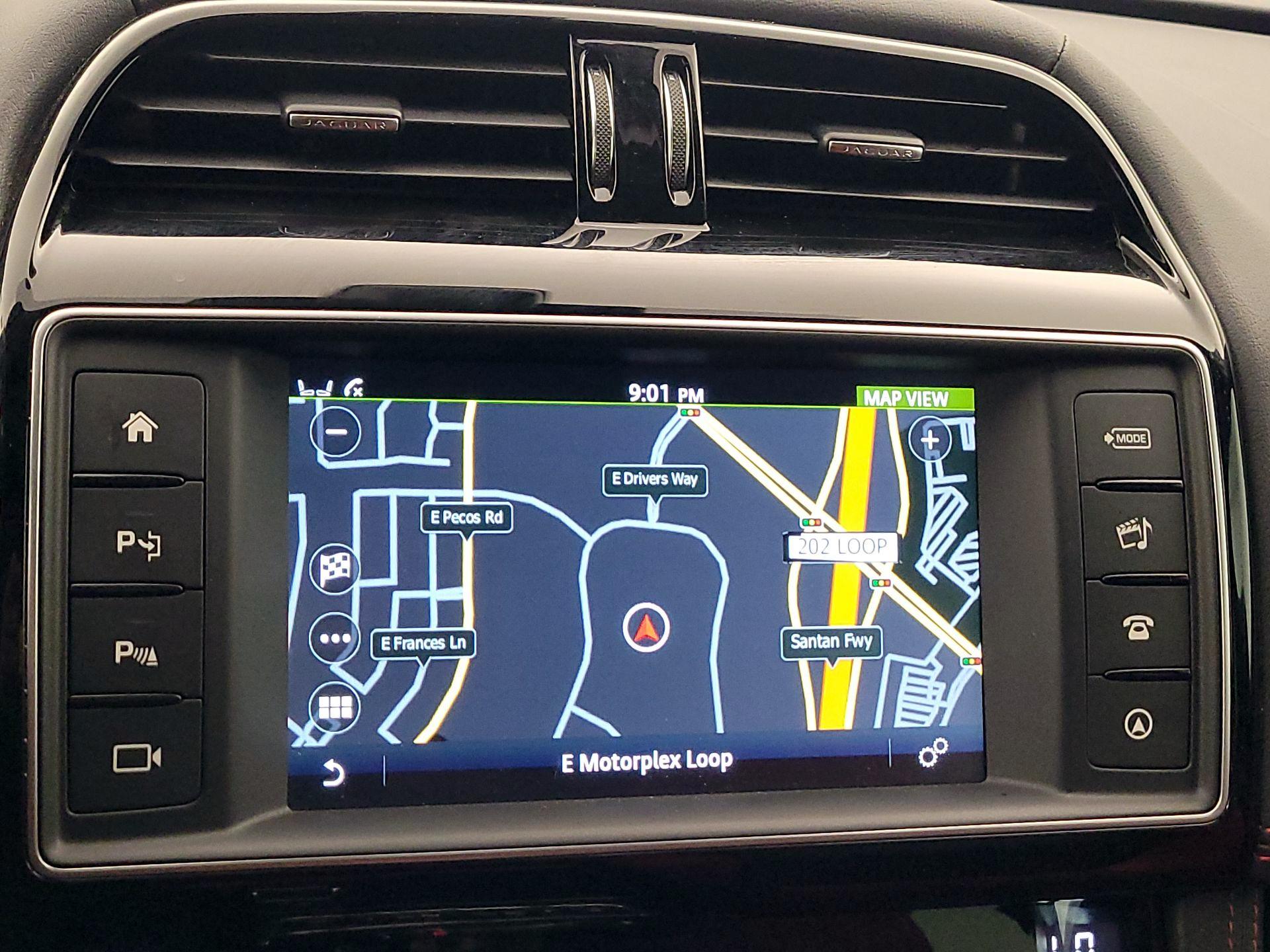 Thumbnail: 2017 Jaguar F-Pace - 14