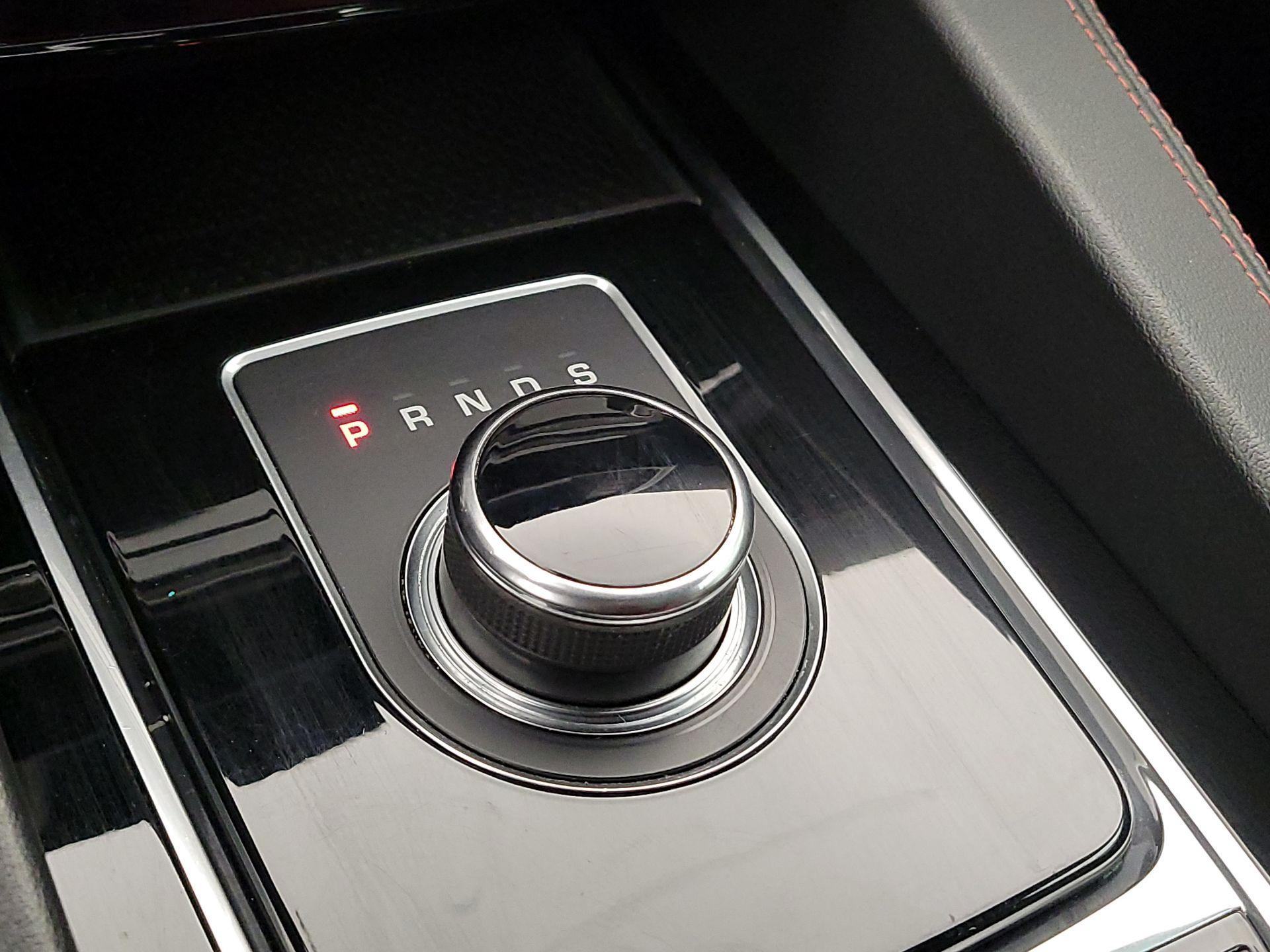 Thumbnail: 2017 Jaguar F-Pace - 18