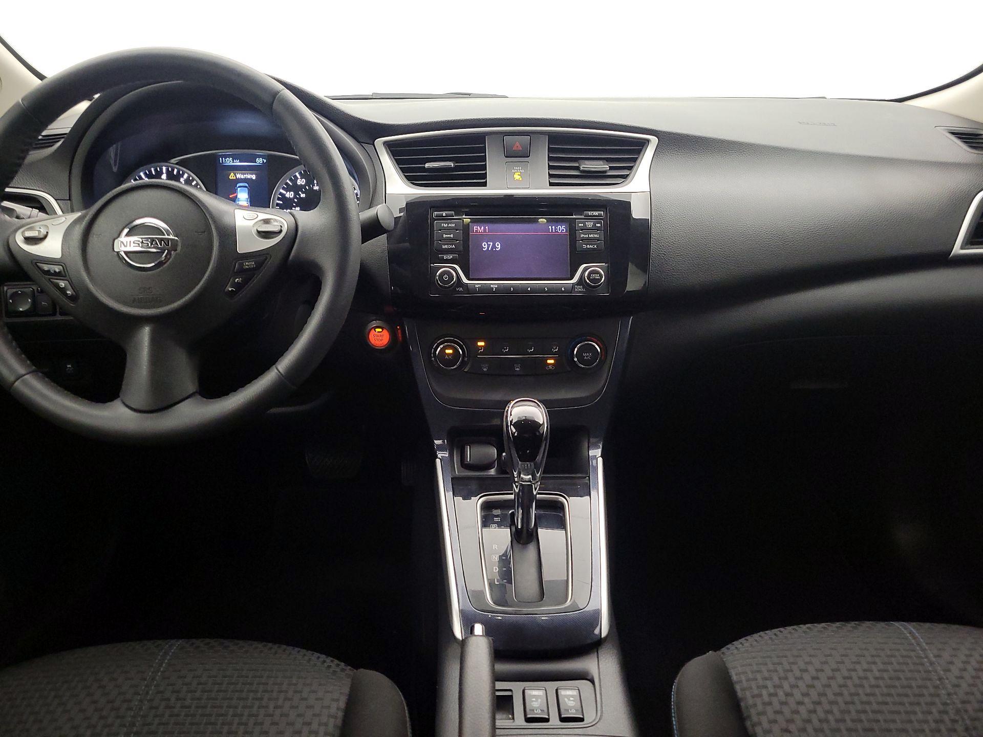 Thumbnail: 2017 Nissan Sentra - 9