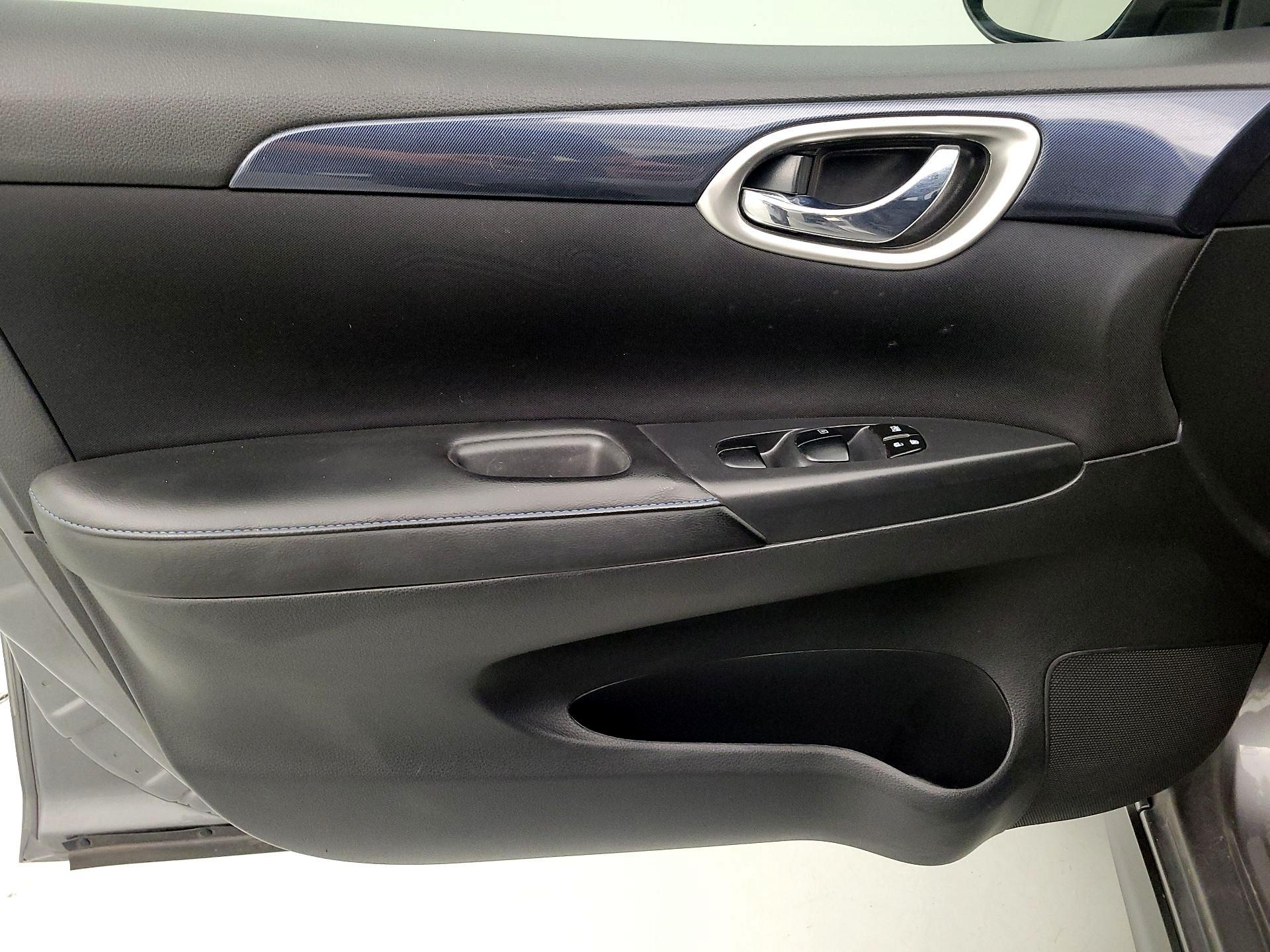 Thumbnail: 2017 Nissan Sentra - 12