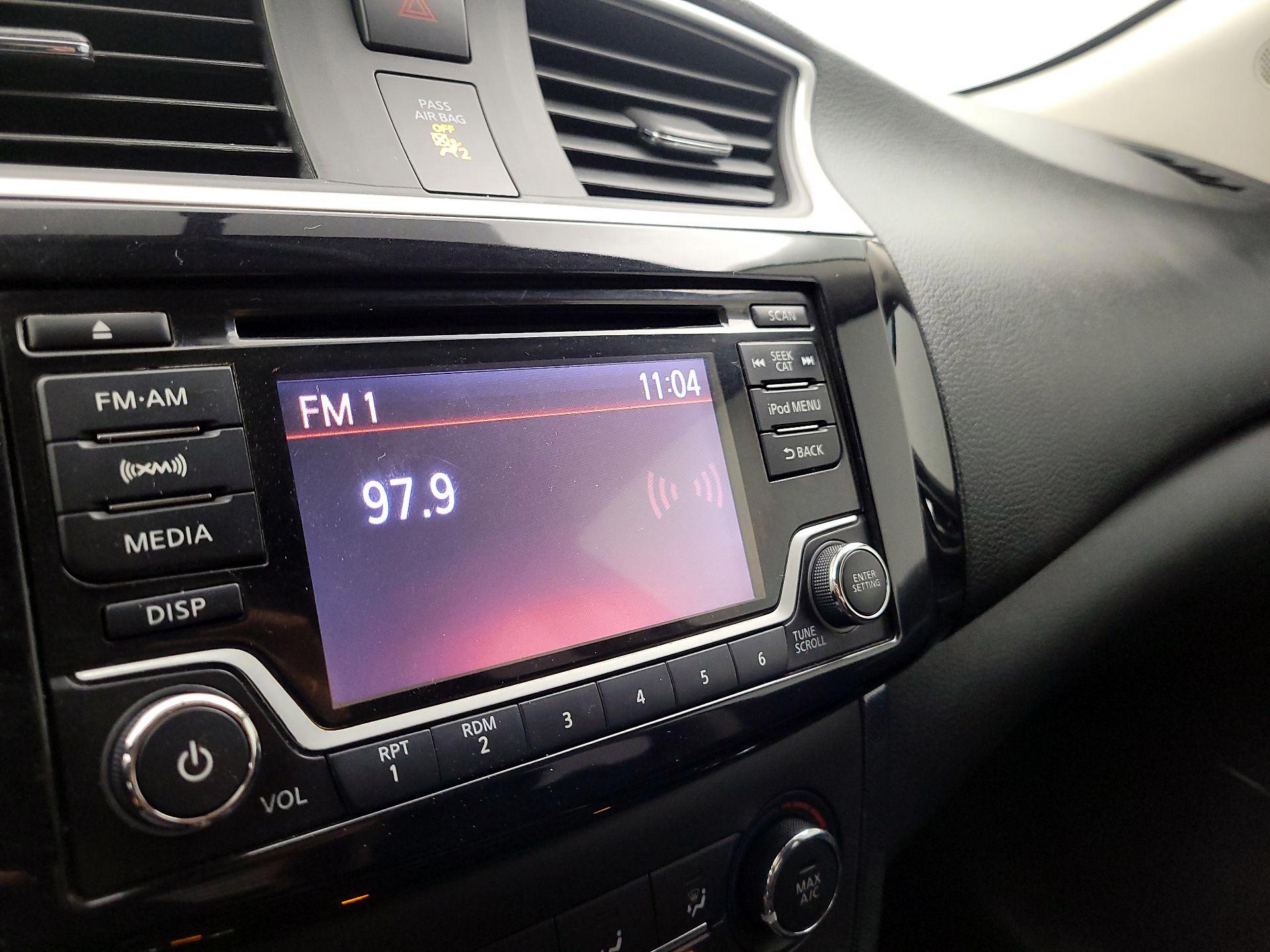 Thumbnail: 2017 Nissan Sentra - 15