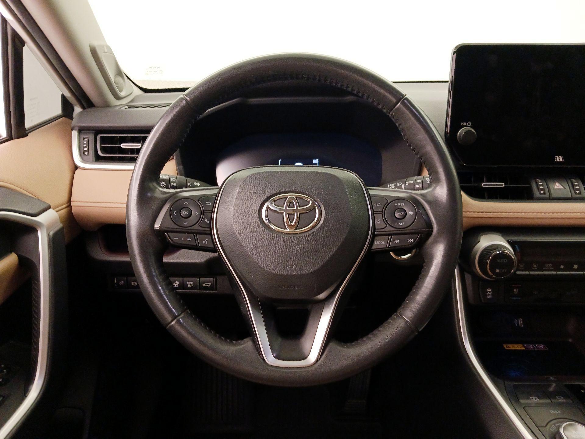 Thumbnail: 2024 Toyota RAV4 - 10