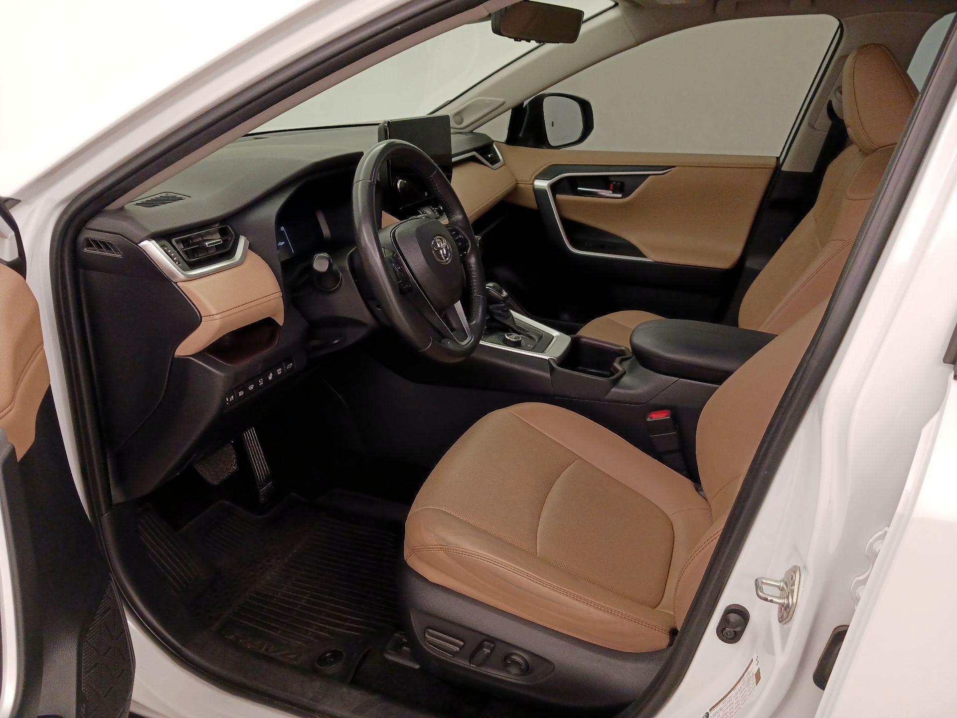 Thumbnail: 2024 Toyota RAV4 - 11