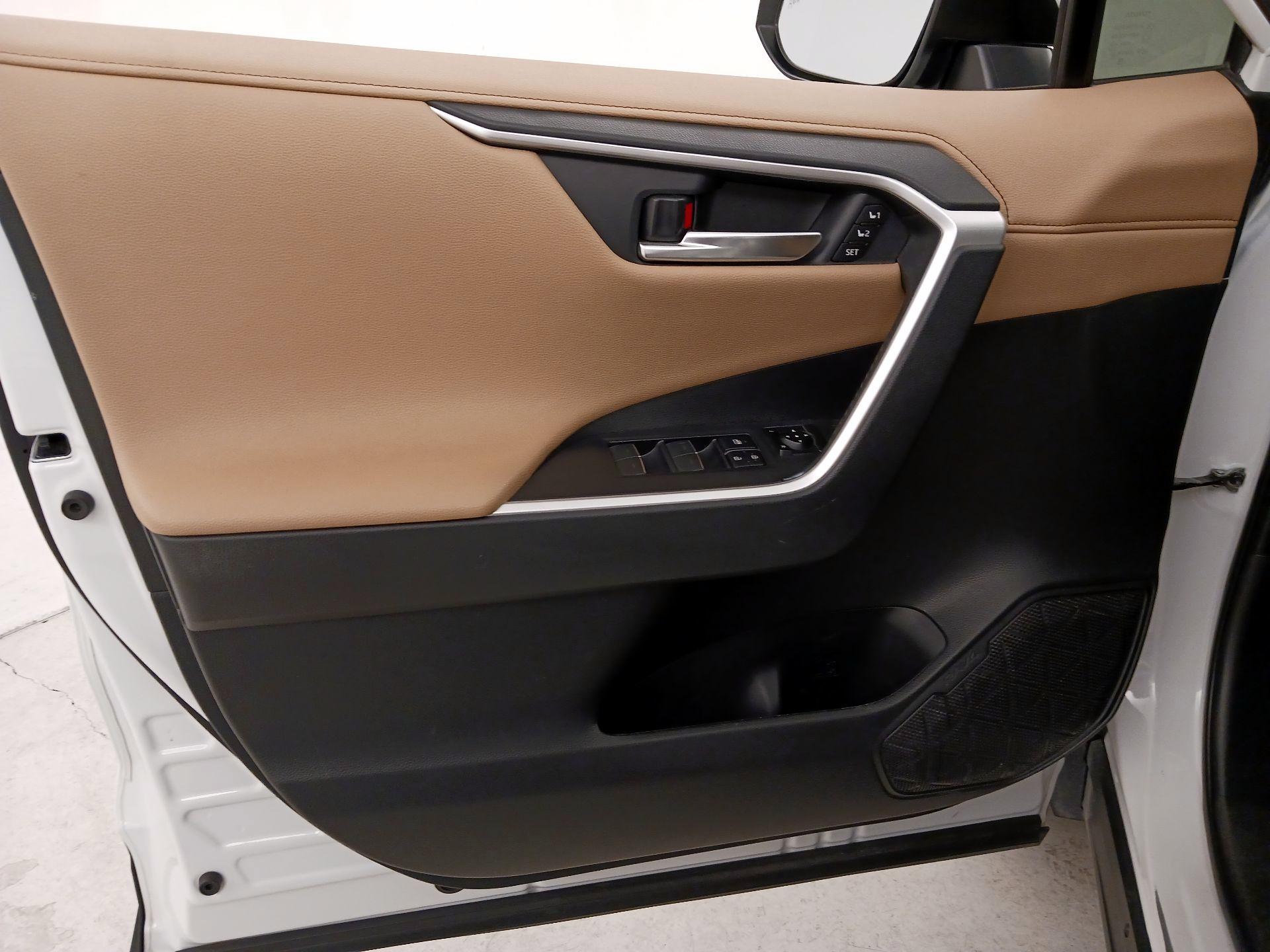 Thumbnail: 2024 Toyota RAV4 - 12