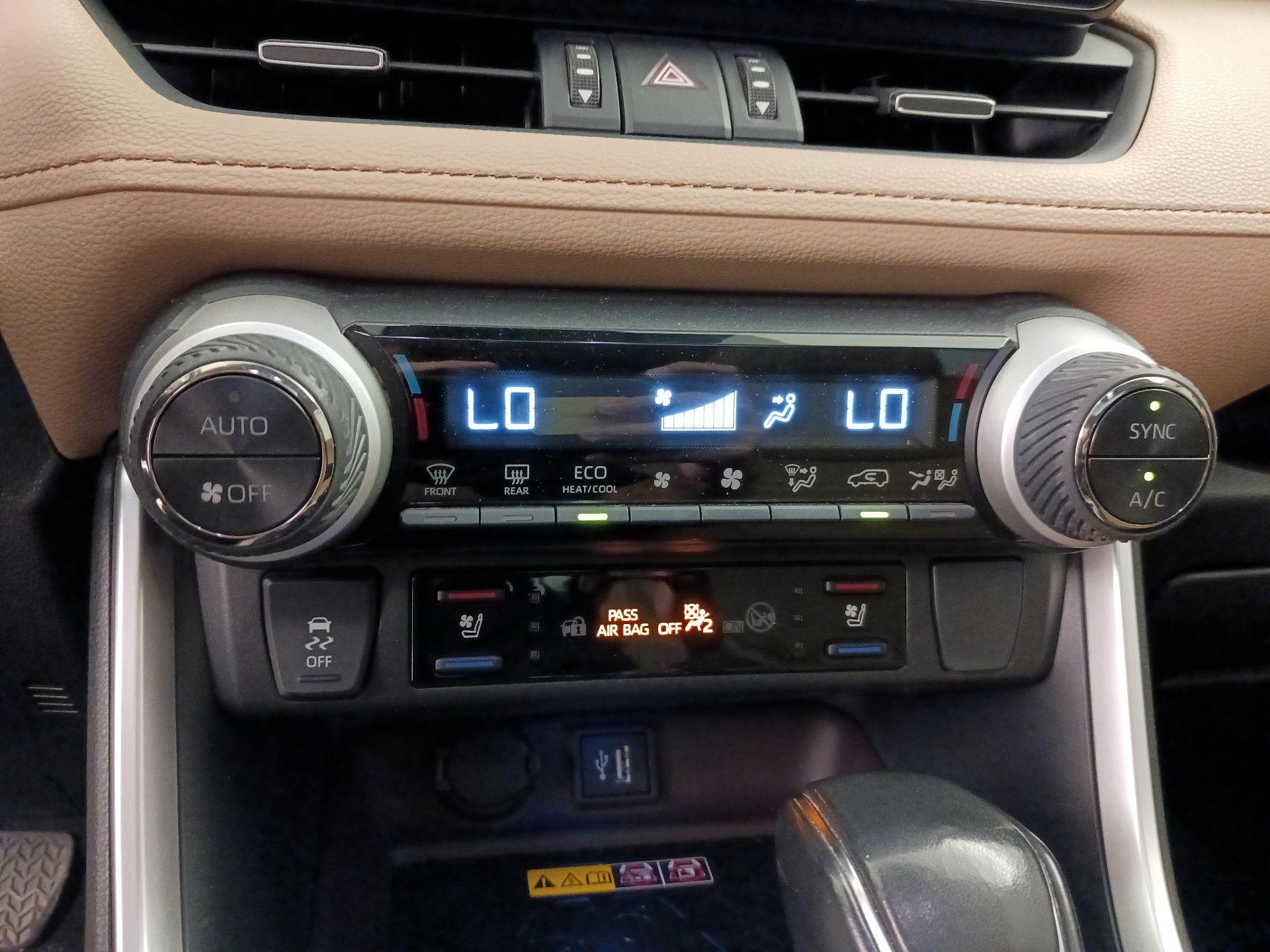 Thumbnail: 2024 Toyota RAV4 - 17