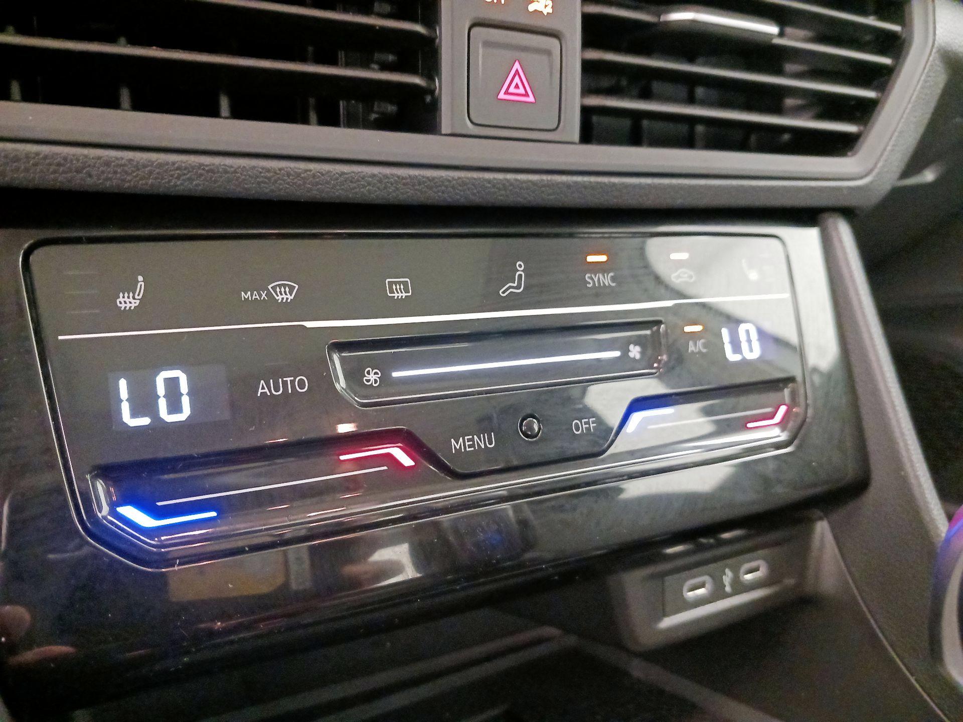 Thumbnail: 2025 Volkswagen Jetta - 16