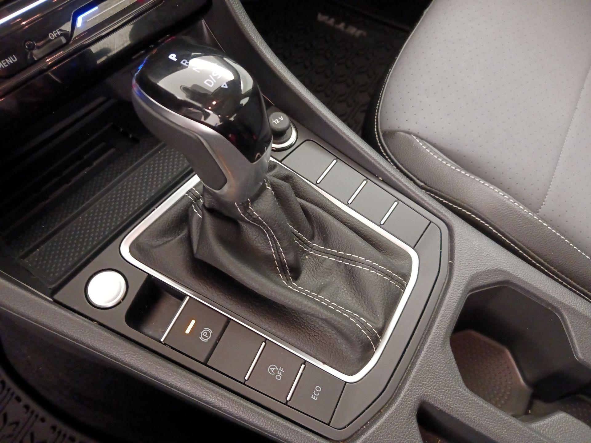 Thumbnail: 2025 Volkswagen Jetta - 17