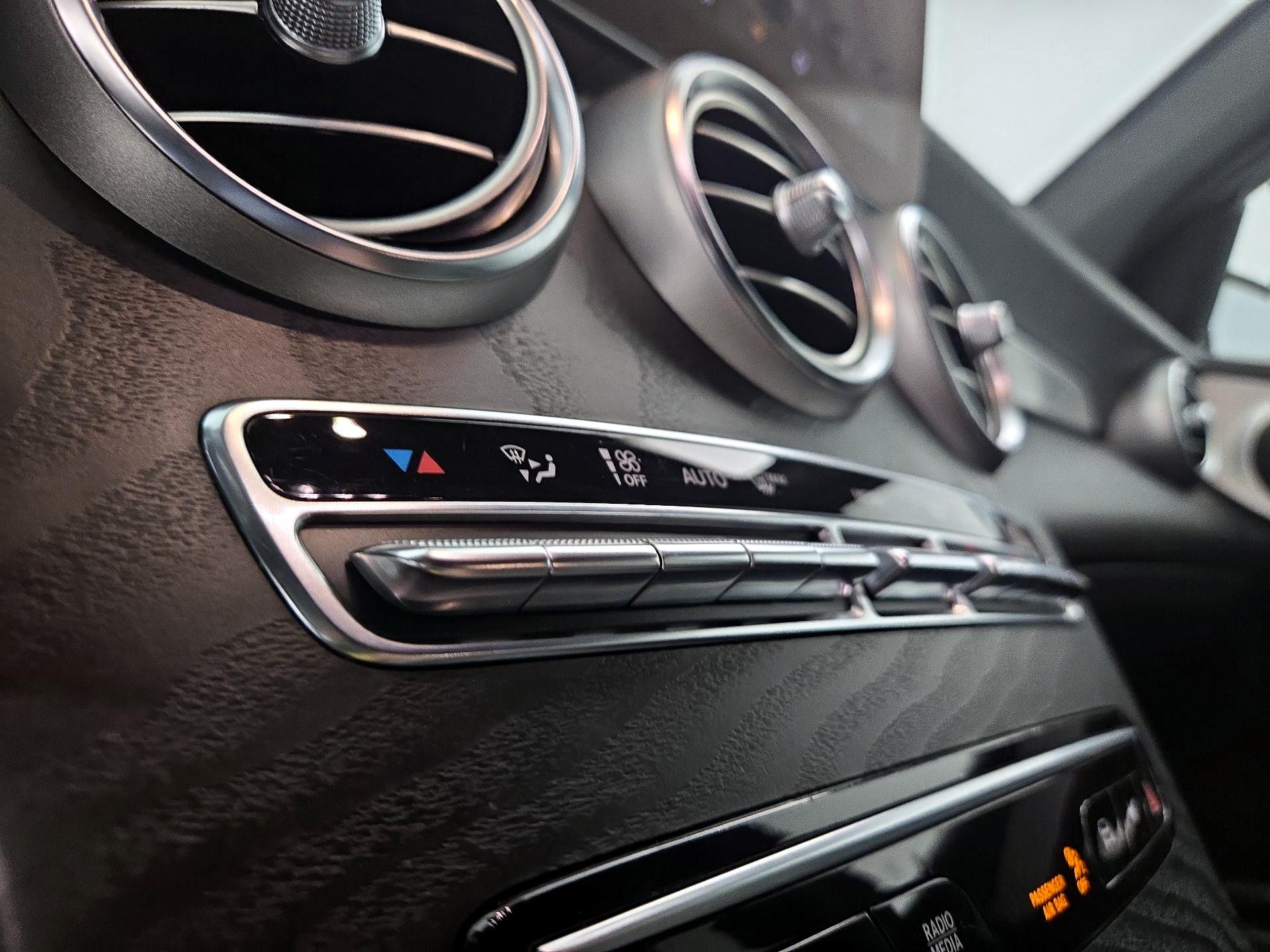Thumbnail: 2022 Mercedes-Benz GLC - 16