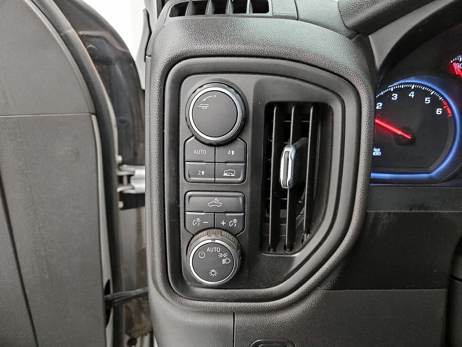 2020 Chevrolet Silverado 1500 Custom - Photo 14