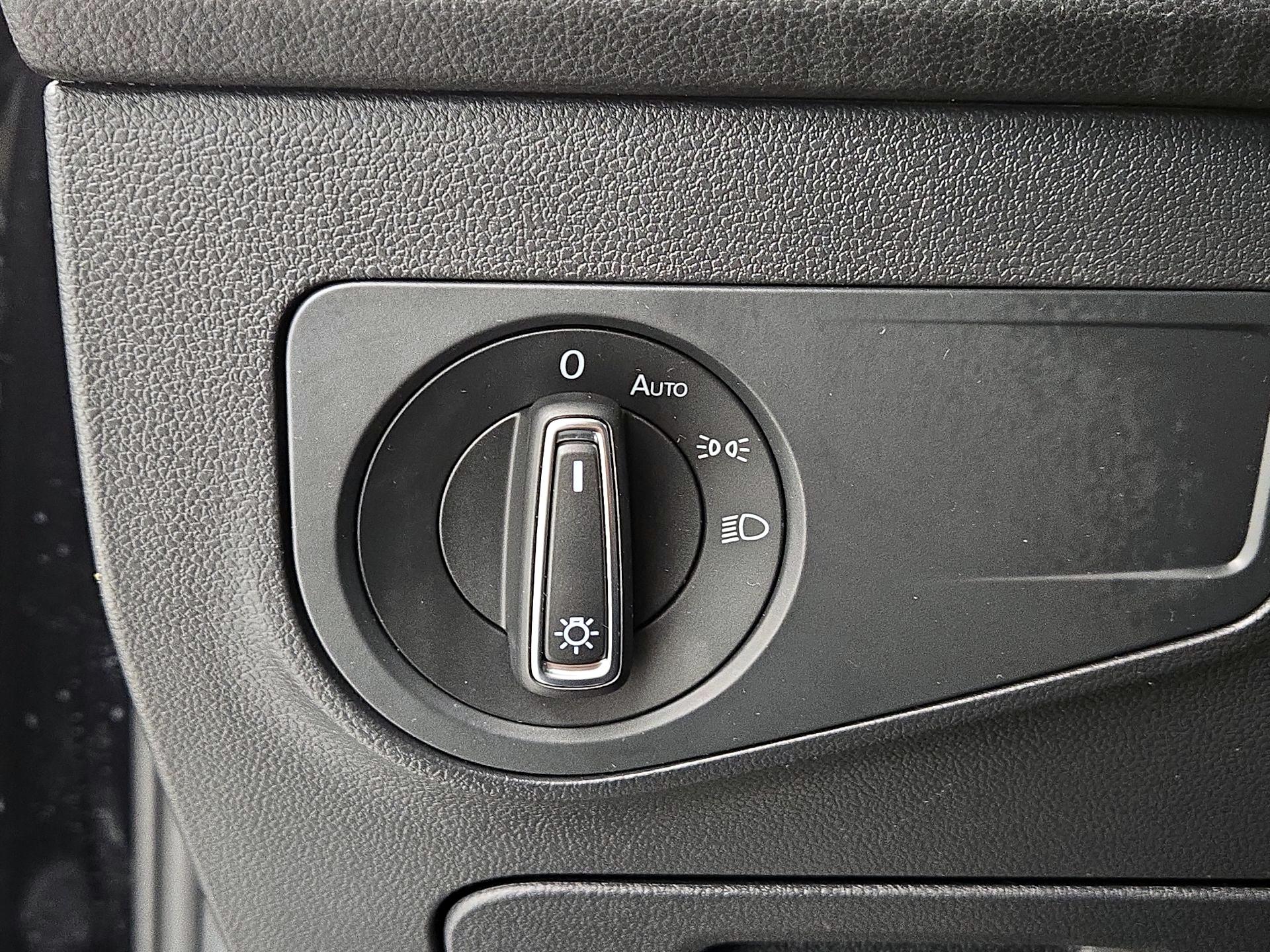 Thumbnail: 2022 Volkswagen Tiguan - 13