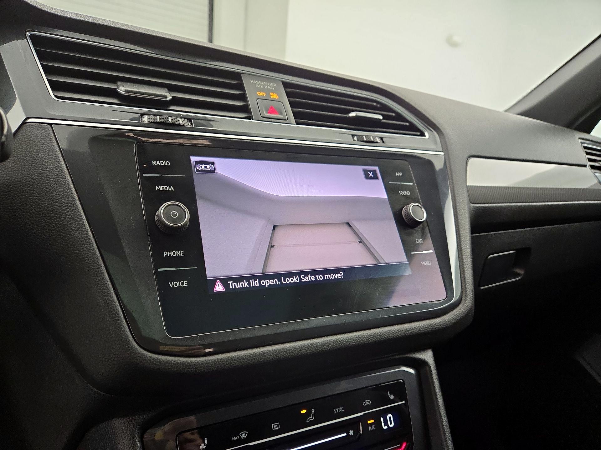 Thumbnail: 2022 Volkswagen Tiguan - 14