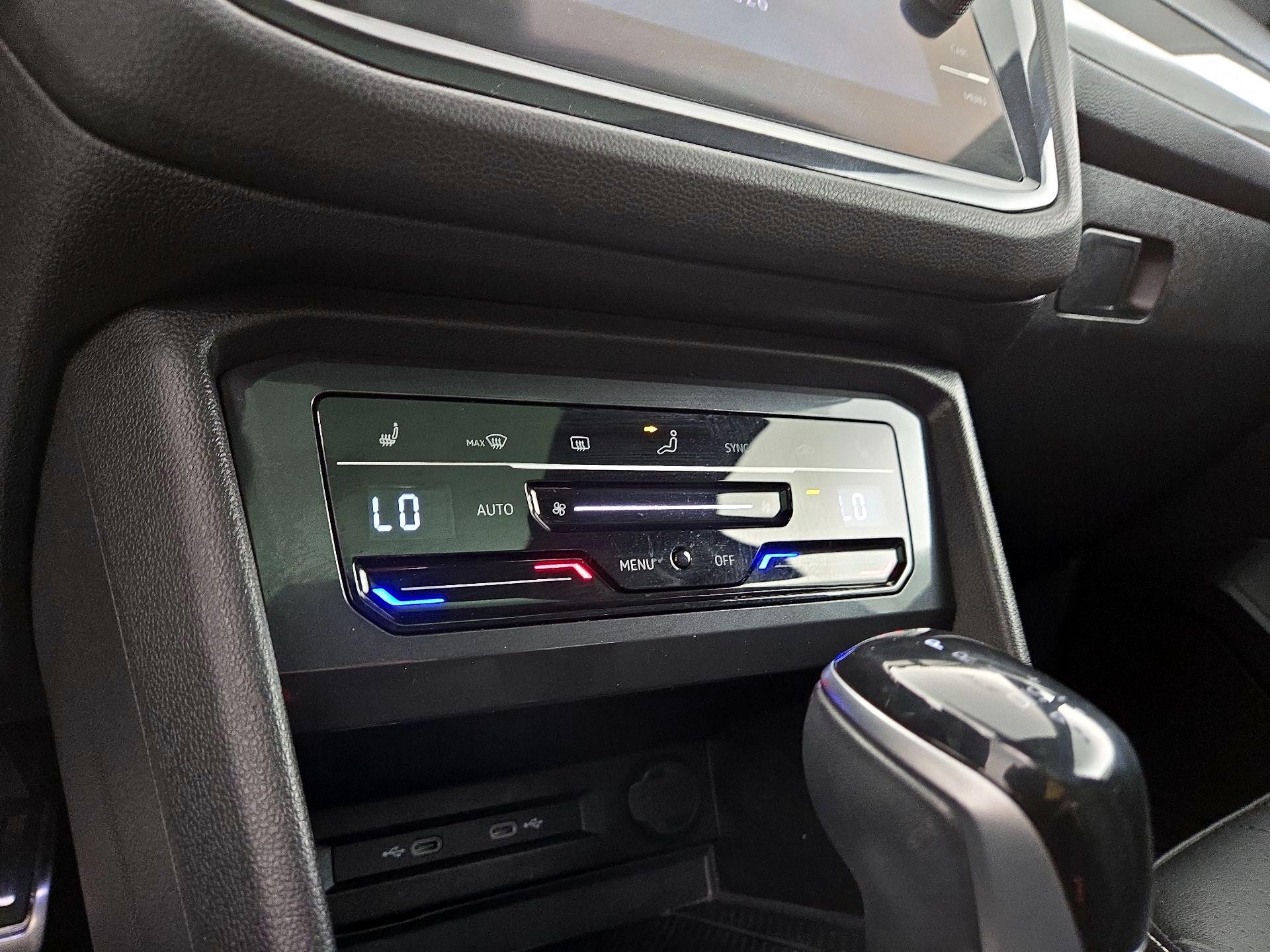 Thumbnail: 2022 Volkswagen Tiguan - 16