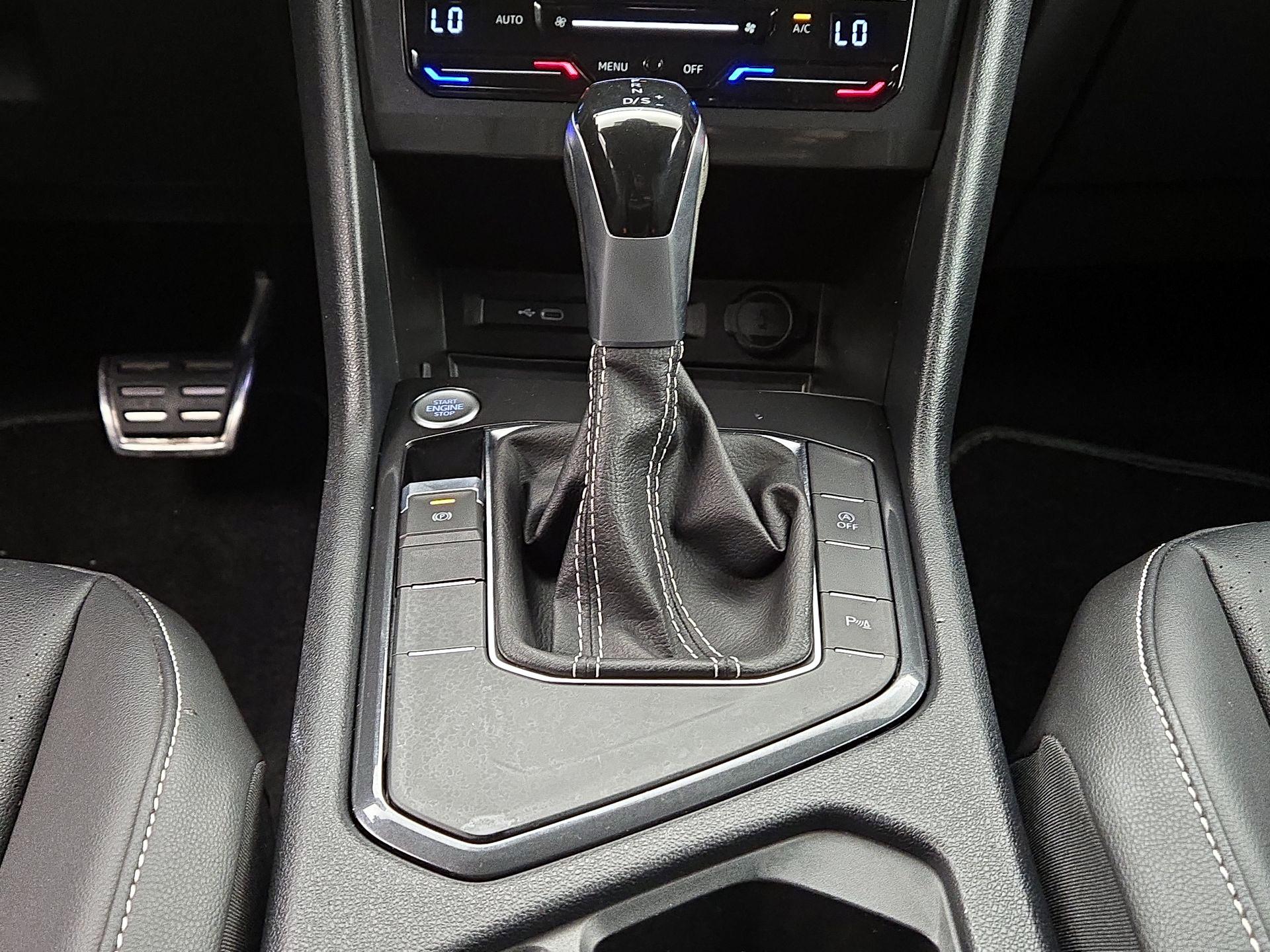 Thumbnail: 2022 Volkswagen Tiguan - 17