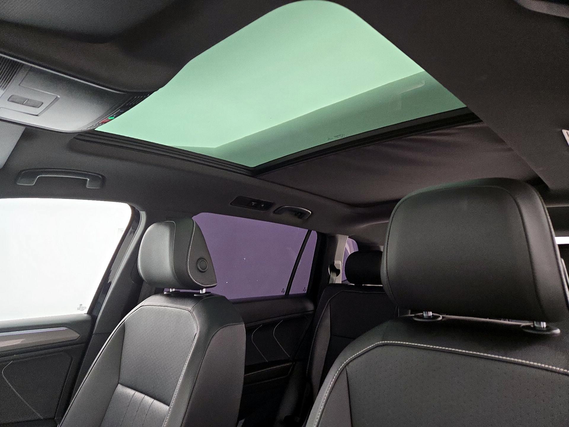 Thumbnail: 2022 Volkswagen Tiguan - 19