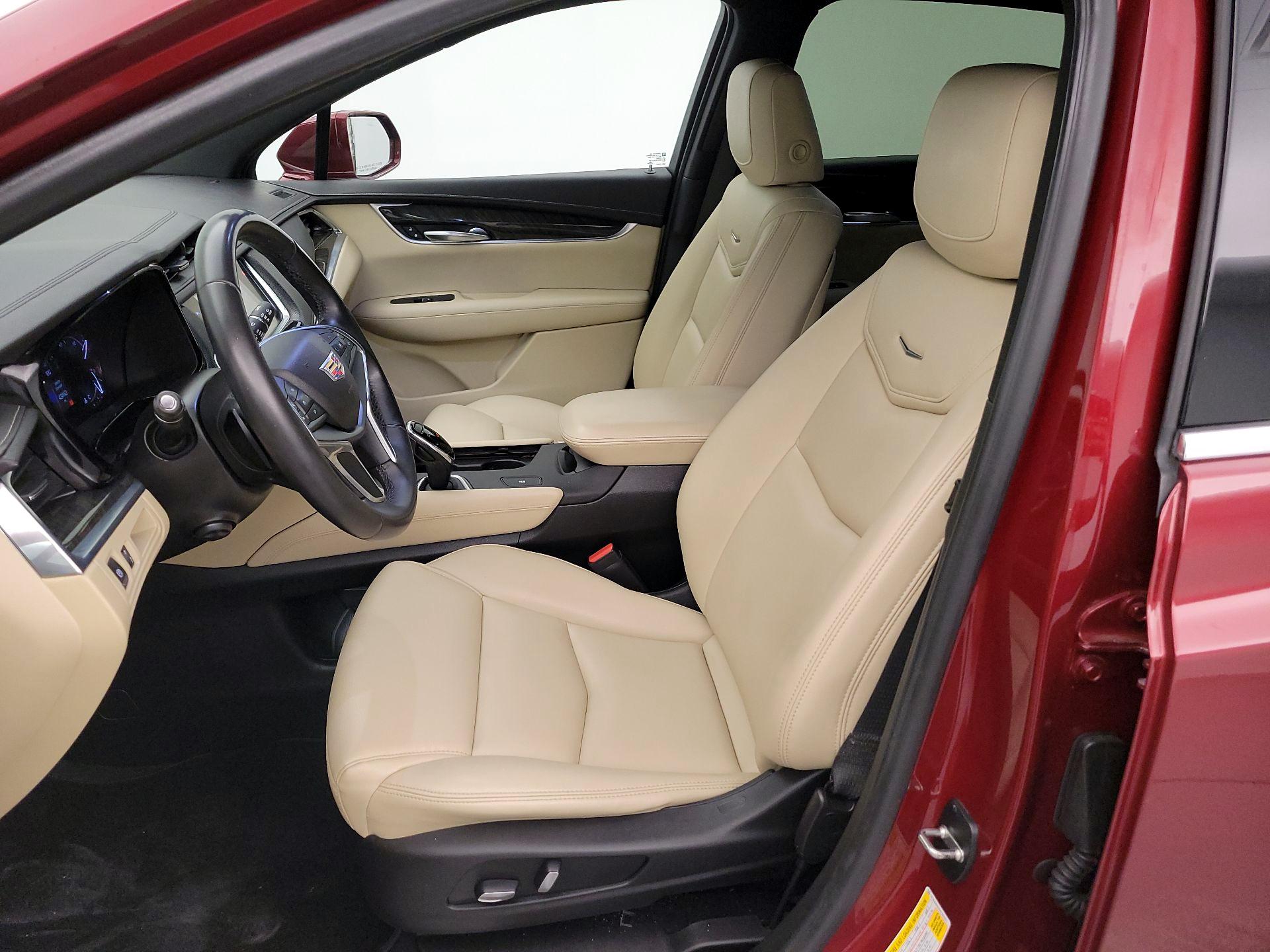 Thumbnail: 2017 Cadillac XT5 - 11