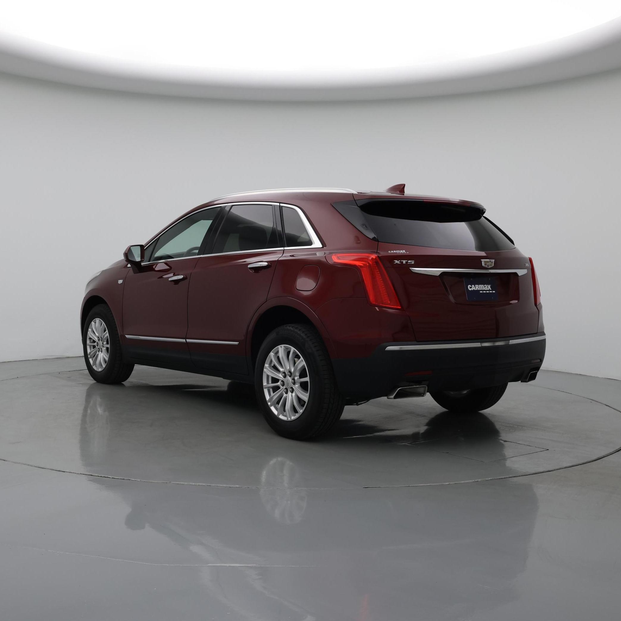 Thumbnail: 2017 Cadillac XT5 - 2