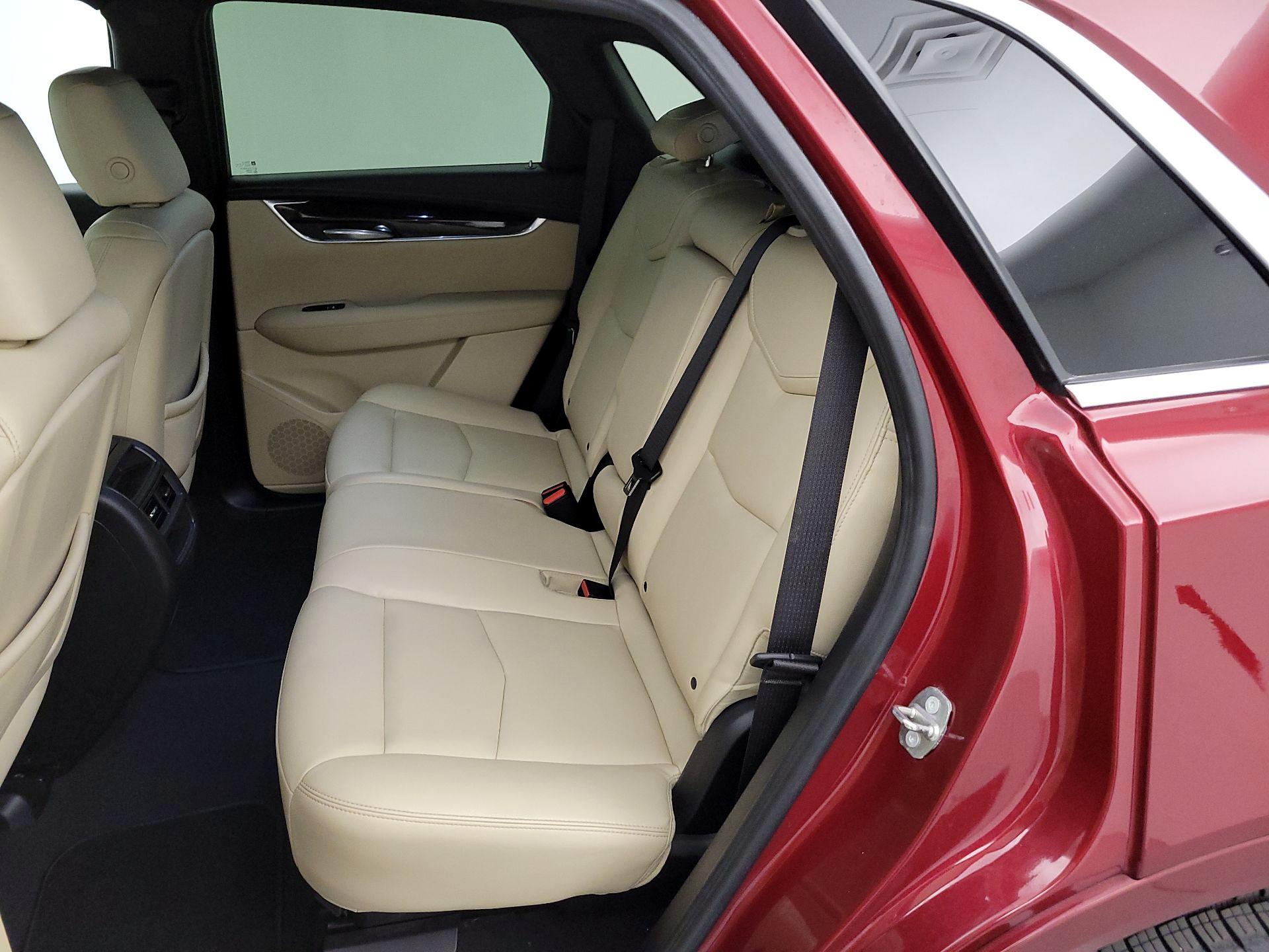 Thumbnail: 2017 Cadillac XT5 - 19