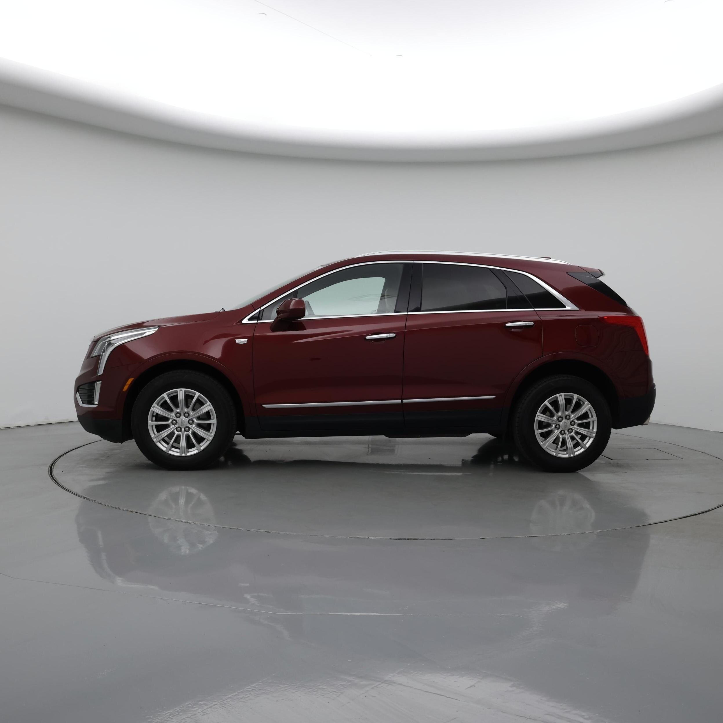 Thumbnail: 2017 Cadillac XT5 - 3