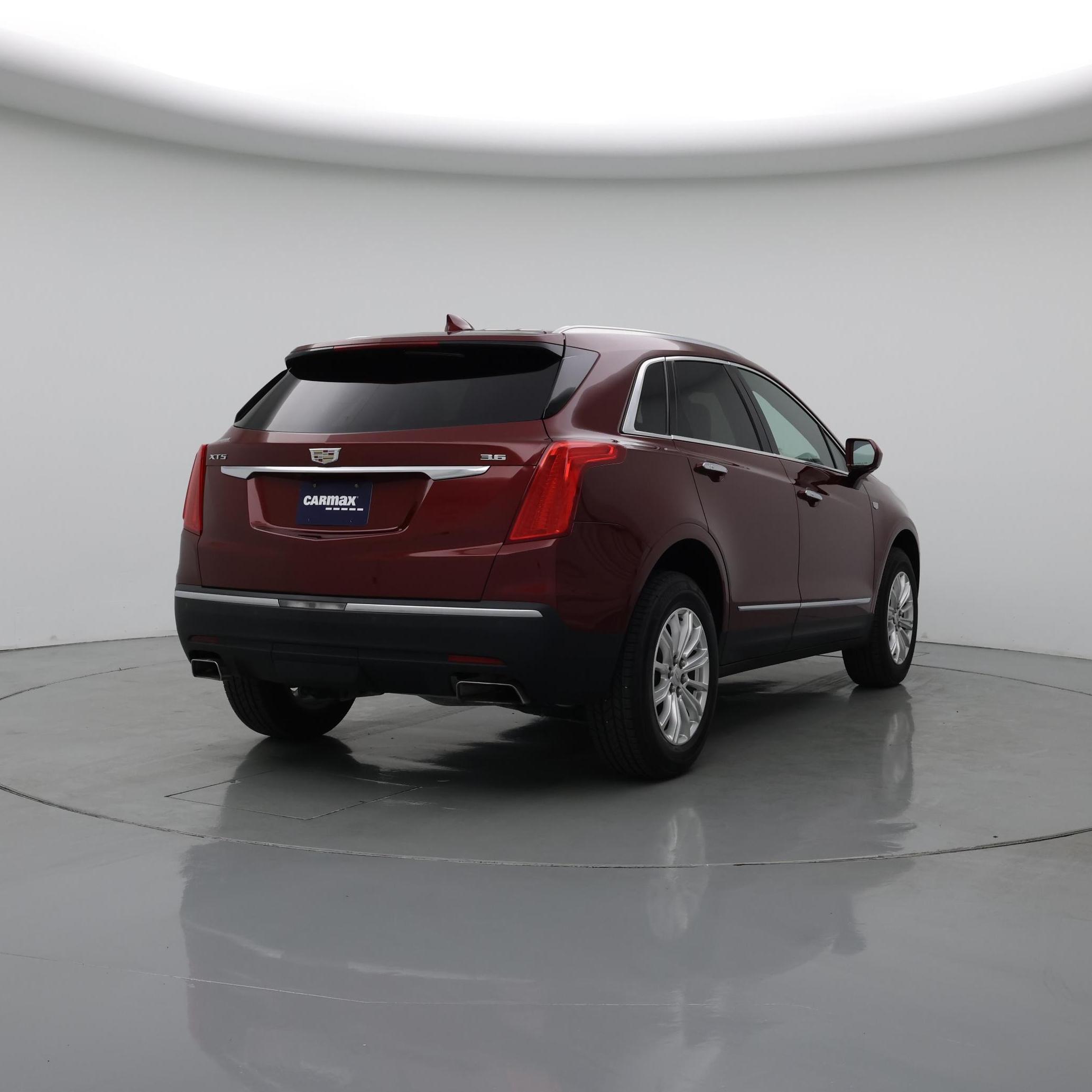 Thumbnail: 2017 Cadillac XT5 - 8