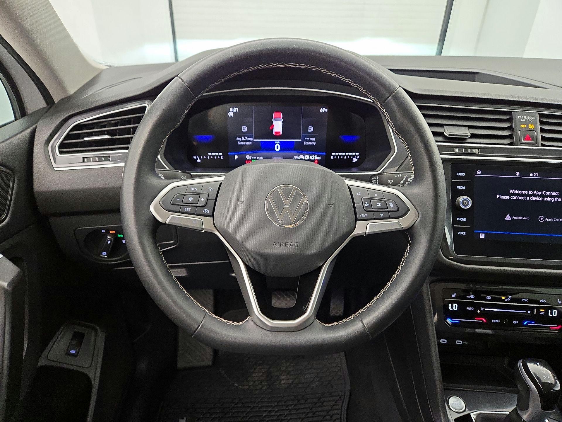 Thumbnail: 2024 Volkswagen Tiguan - 10