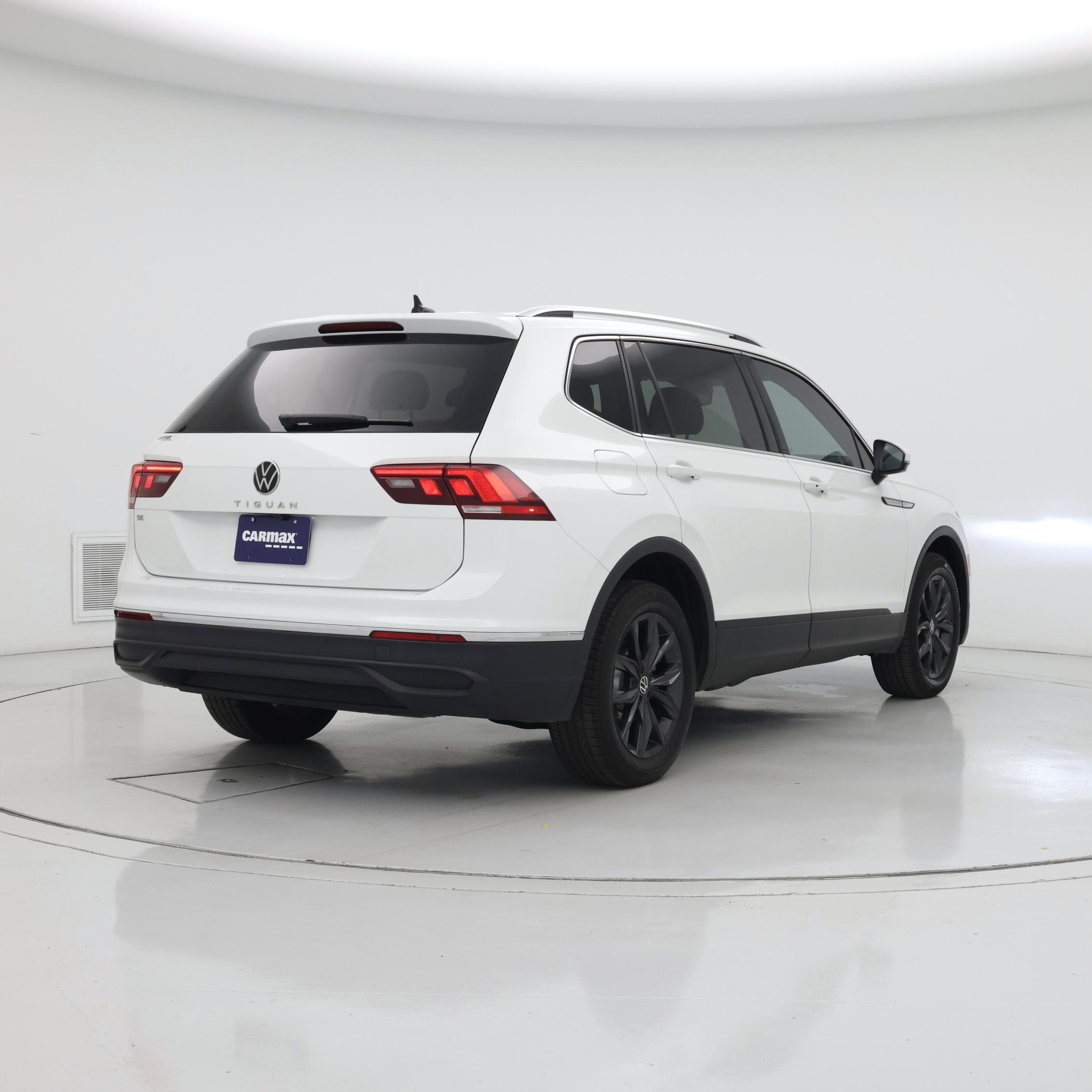 Thumbnail: 2024 Volkswagen Tiguan - 8