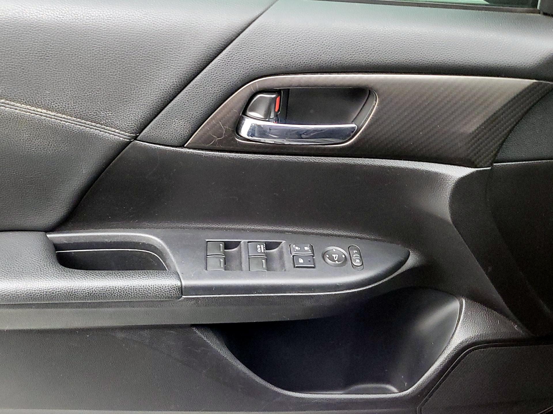 Thumbnail: 2016 Honda Accord - 12