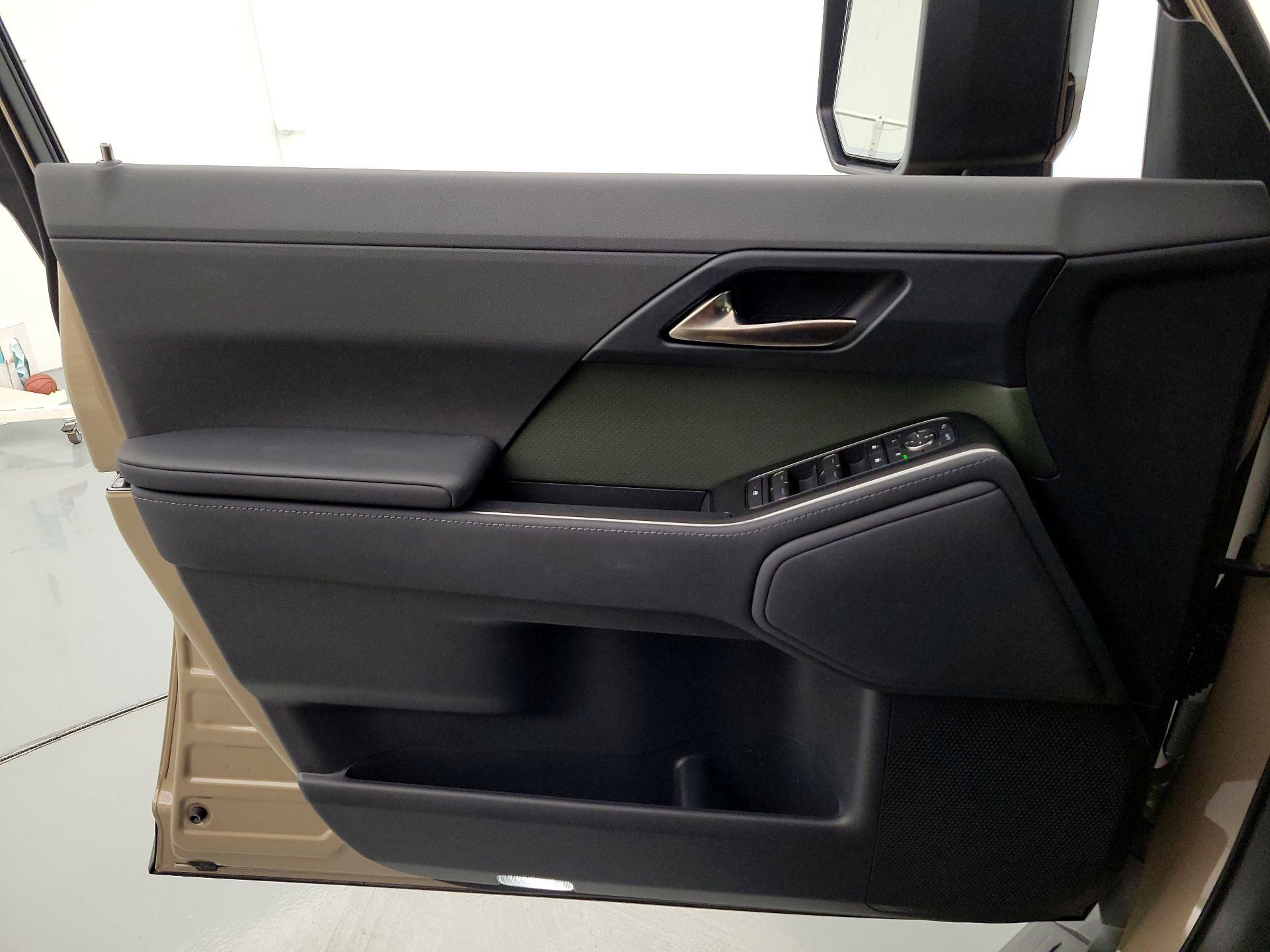 Thumbnail: 2025 Lexus GX - 12