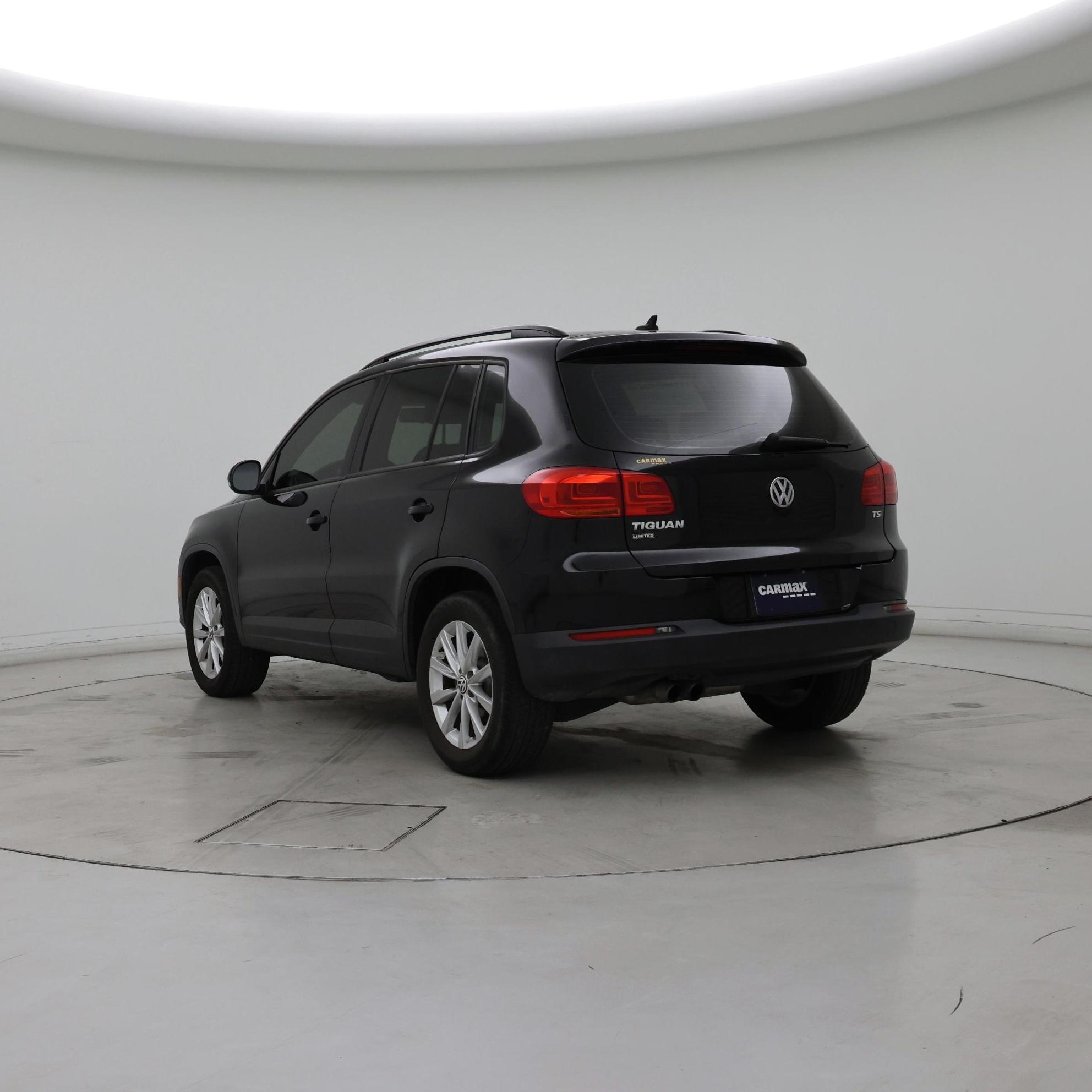 Thumbnail: 2018 Volkswagen Tiguan - 2