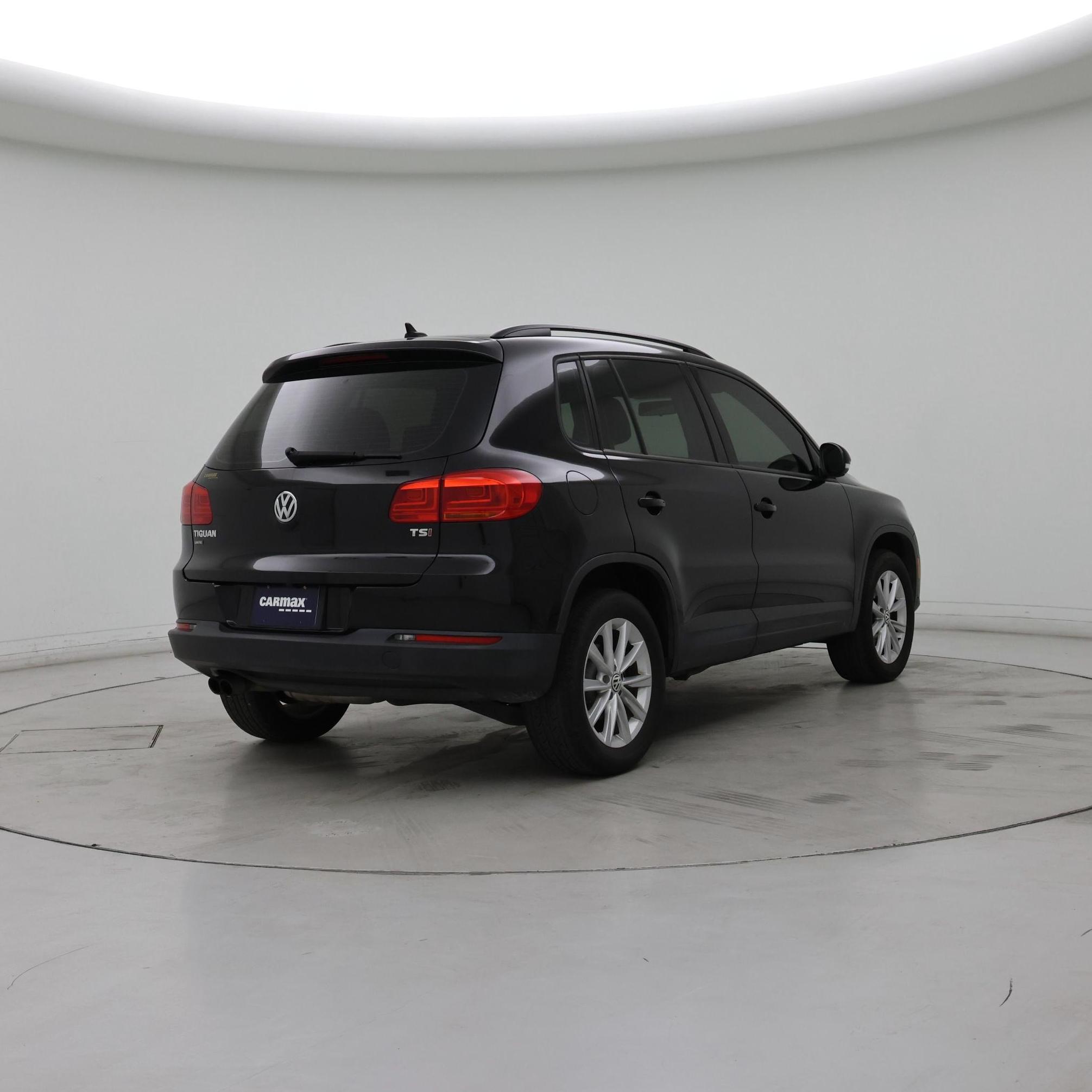 Thumbnail: 2018 Volkswagen Tiguan - 8