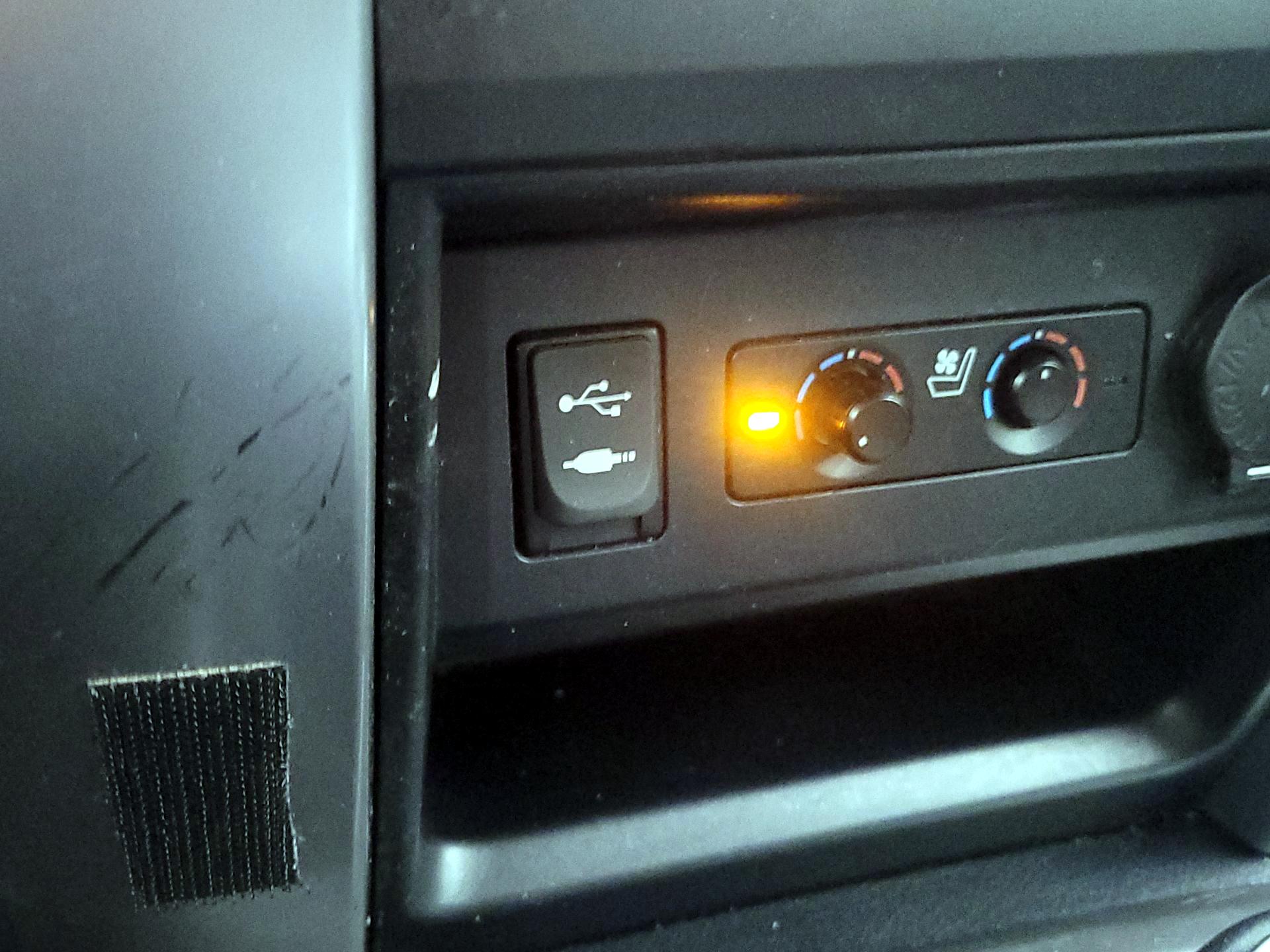 Thumbnail: 2015 Toyota 4Runner - 18