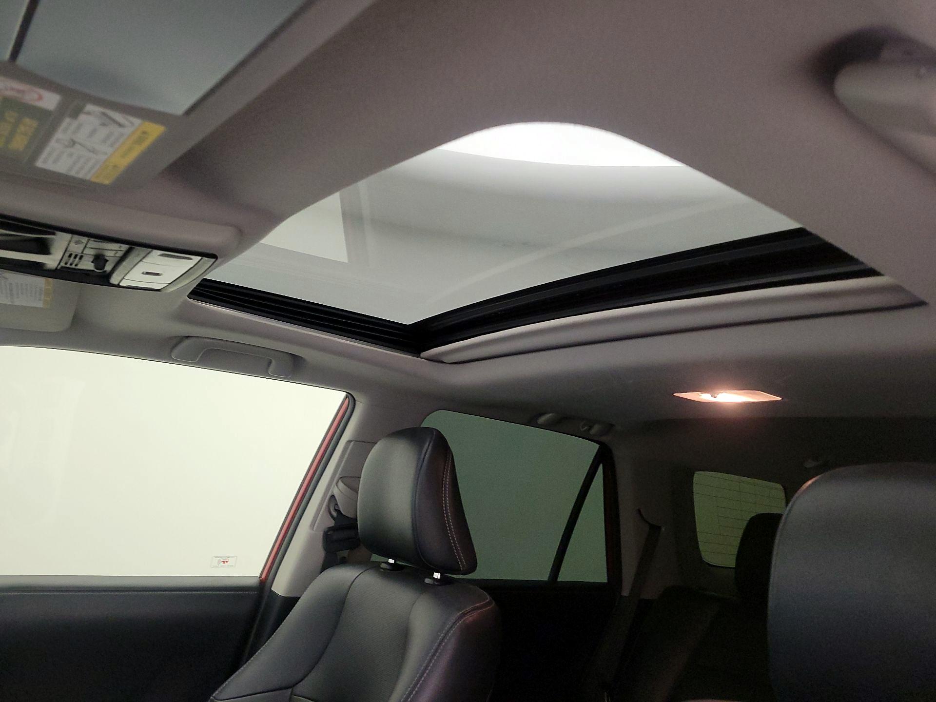 Thumbnail: 2015 Toyota 4Runner - 19