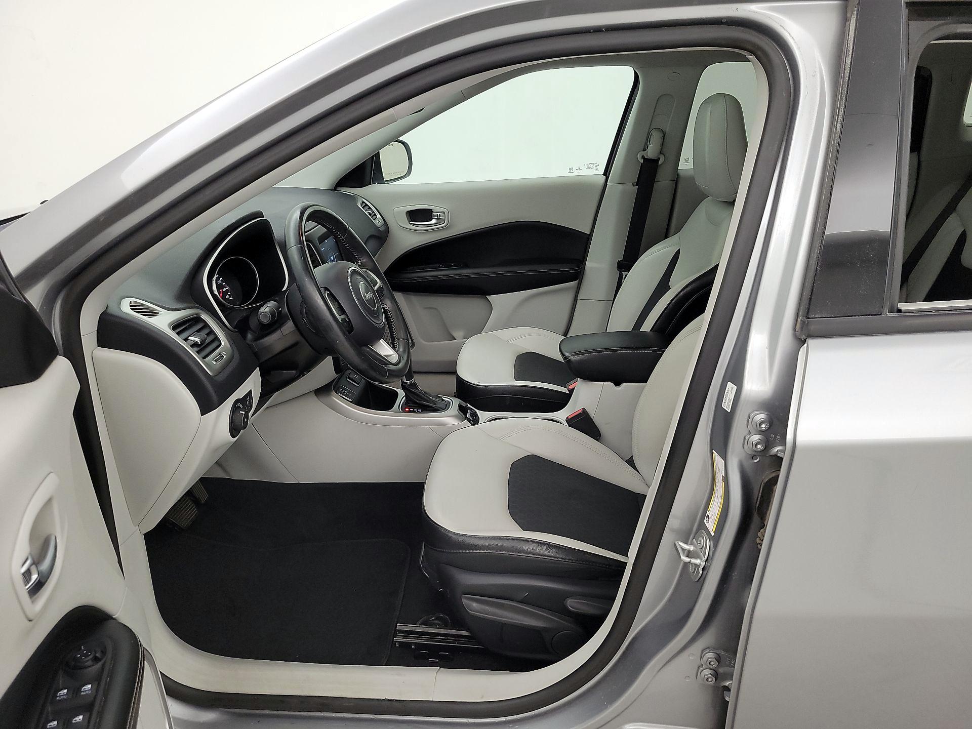 Thumbnail: 2019 Jeep Compass - 11