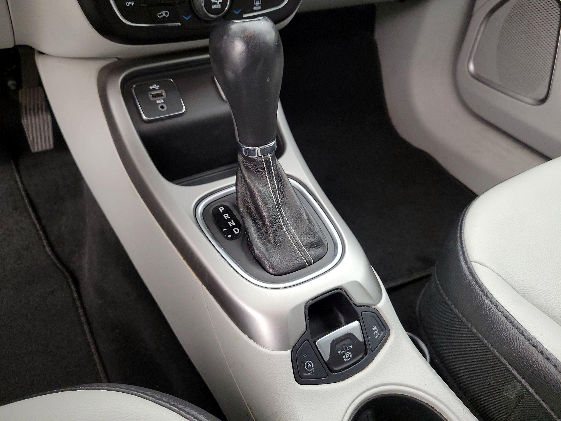 Thumbnail: 2019 Jeep Compass - 17