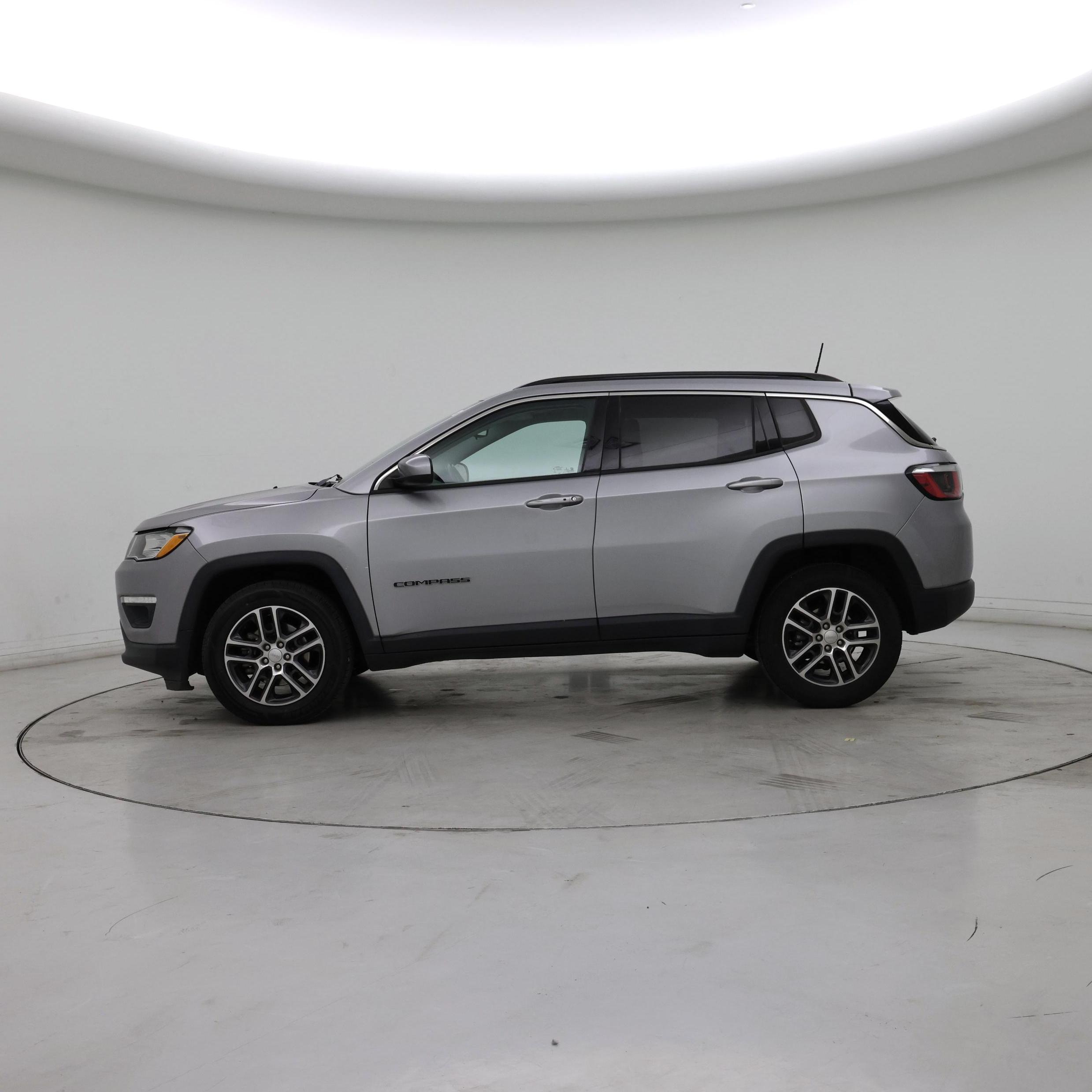 Thumbnail: 2019 Jeep Compass - 3